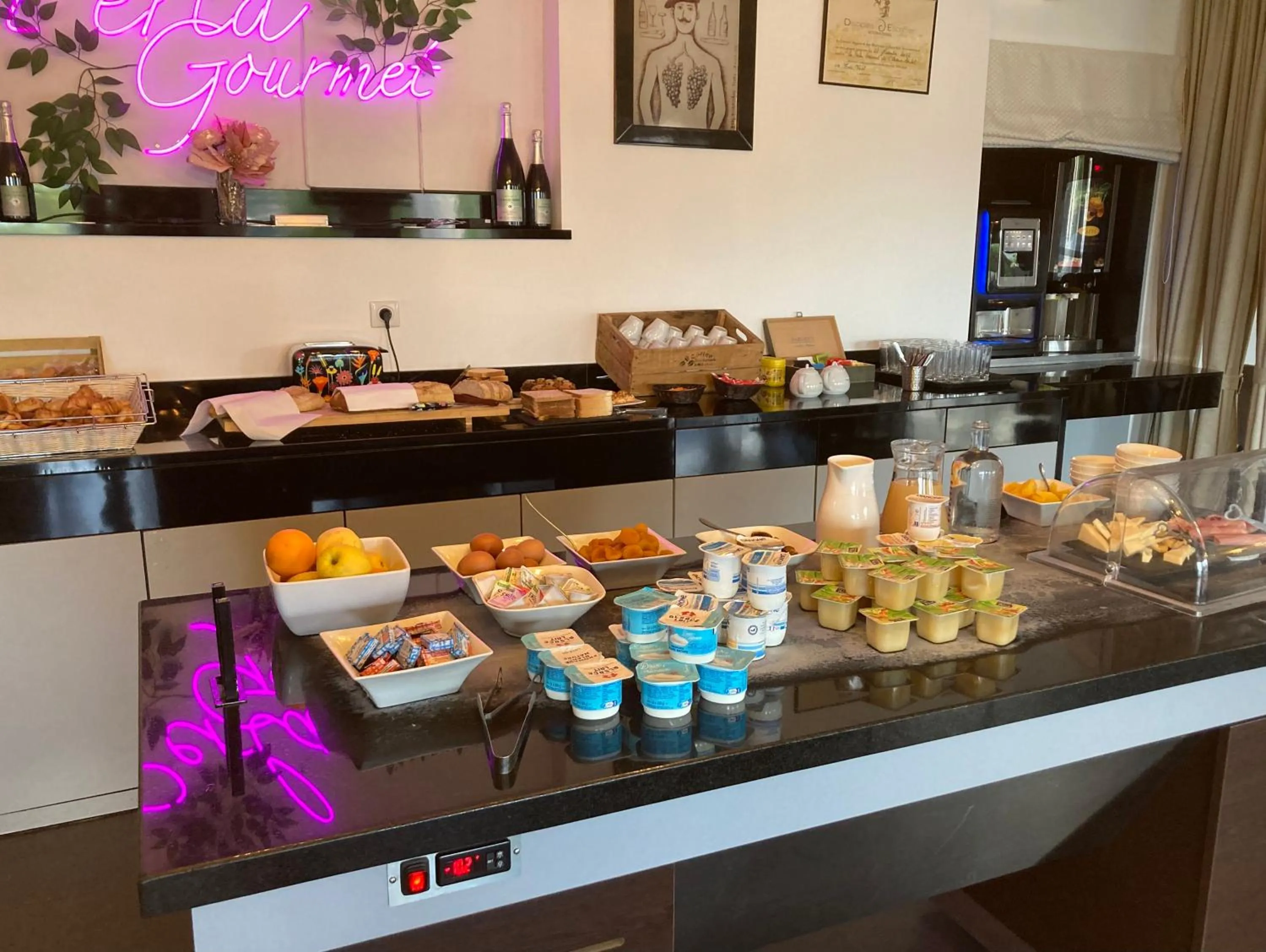 Breakfast in Logis Hotel Perla Riviera & Restaurant