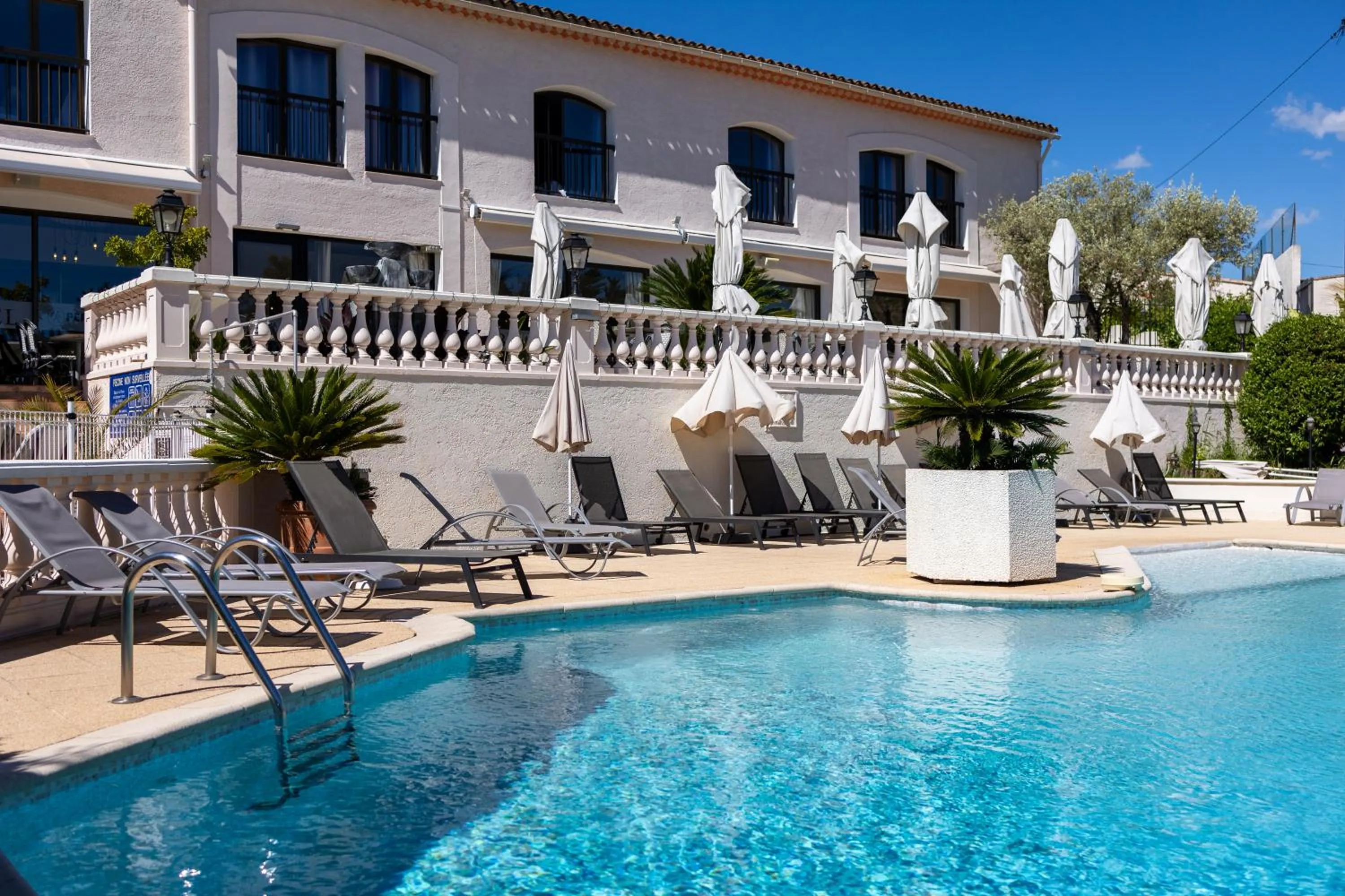 Logis Hotel Perla Riviera & Restaurant