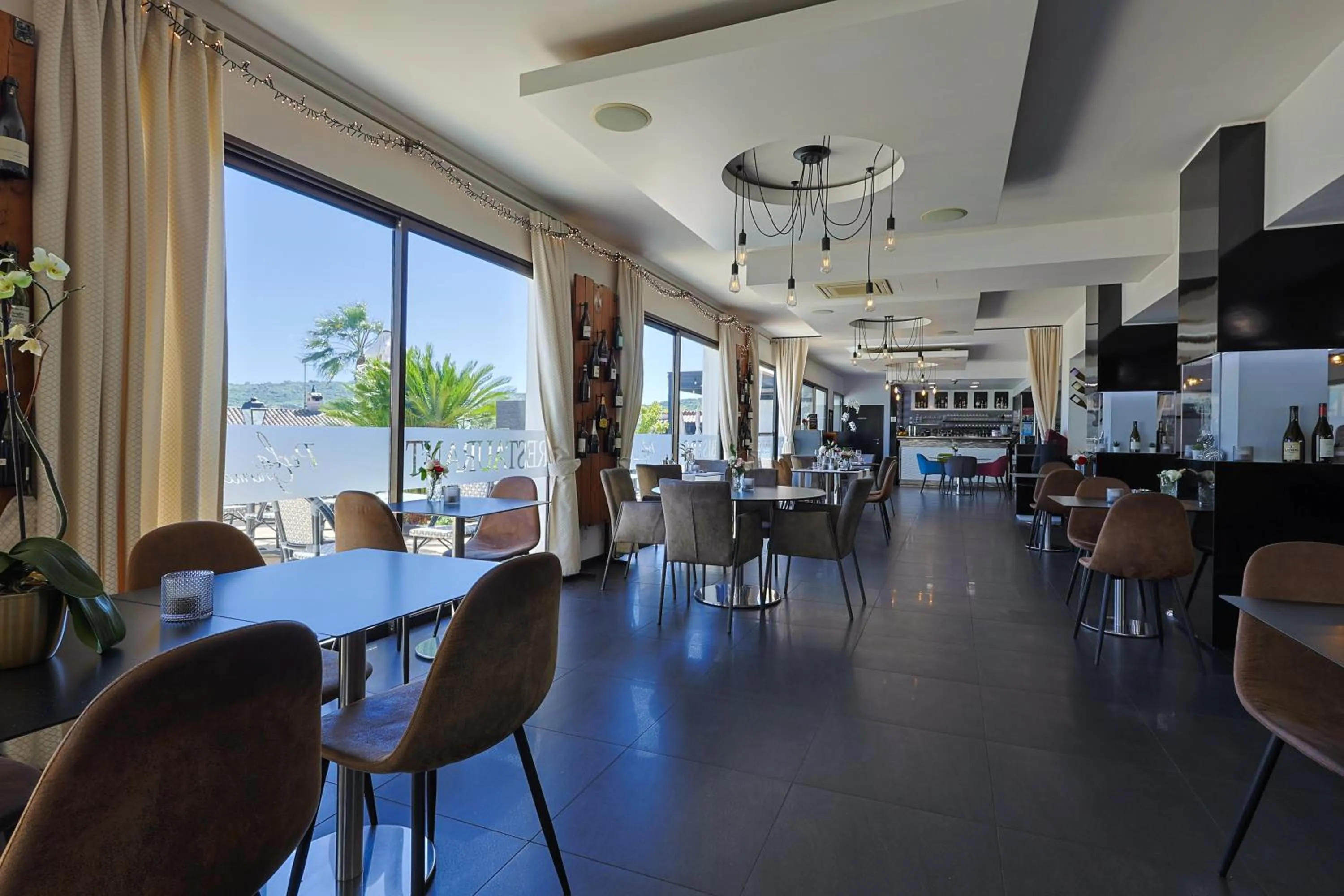 Logis Hotel Perla Riviera & Restaurant