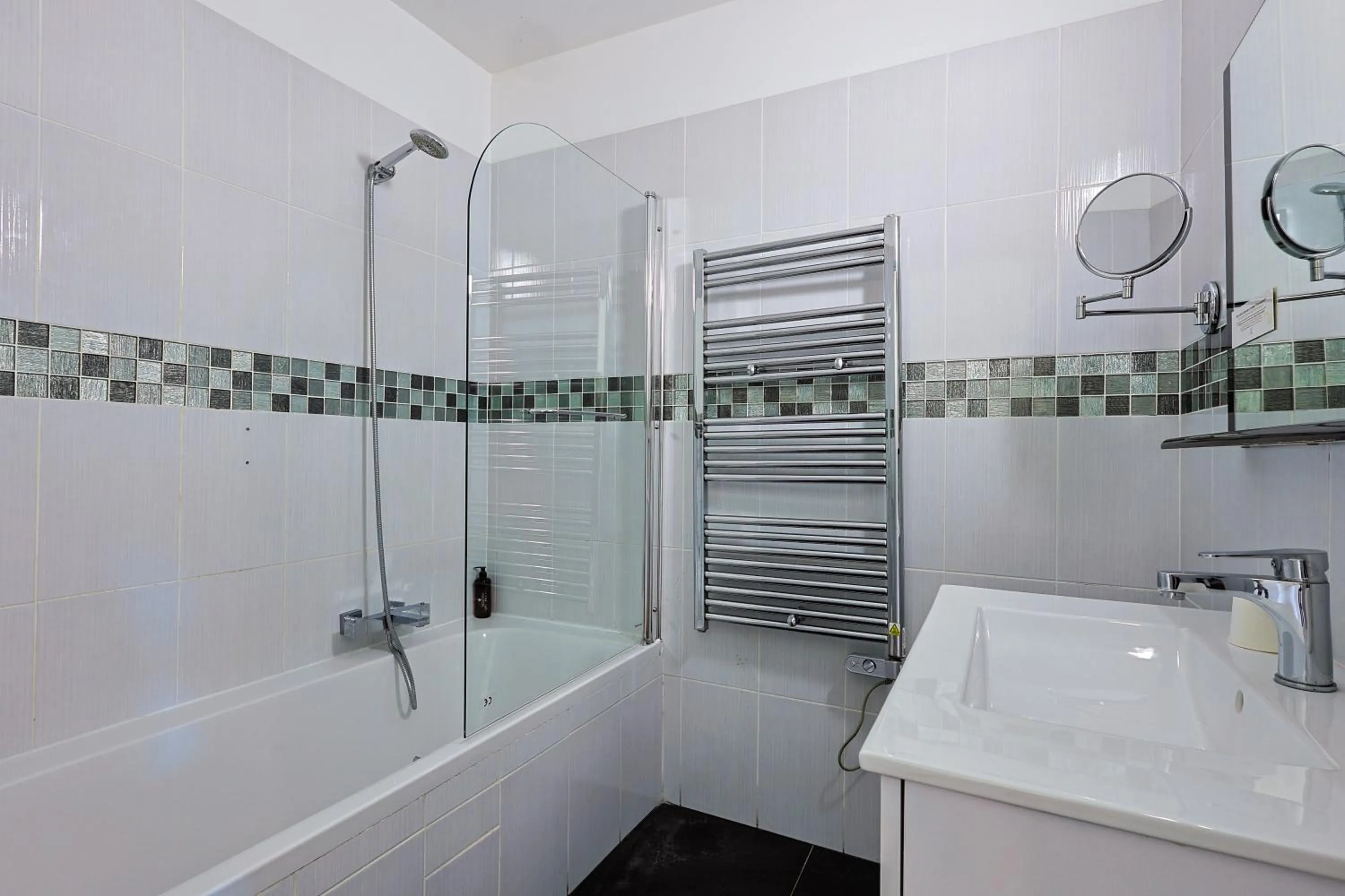 Logis Hotel Perla Riviera & Restaurant