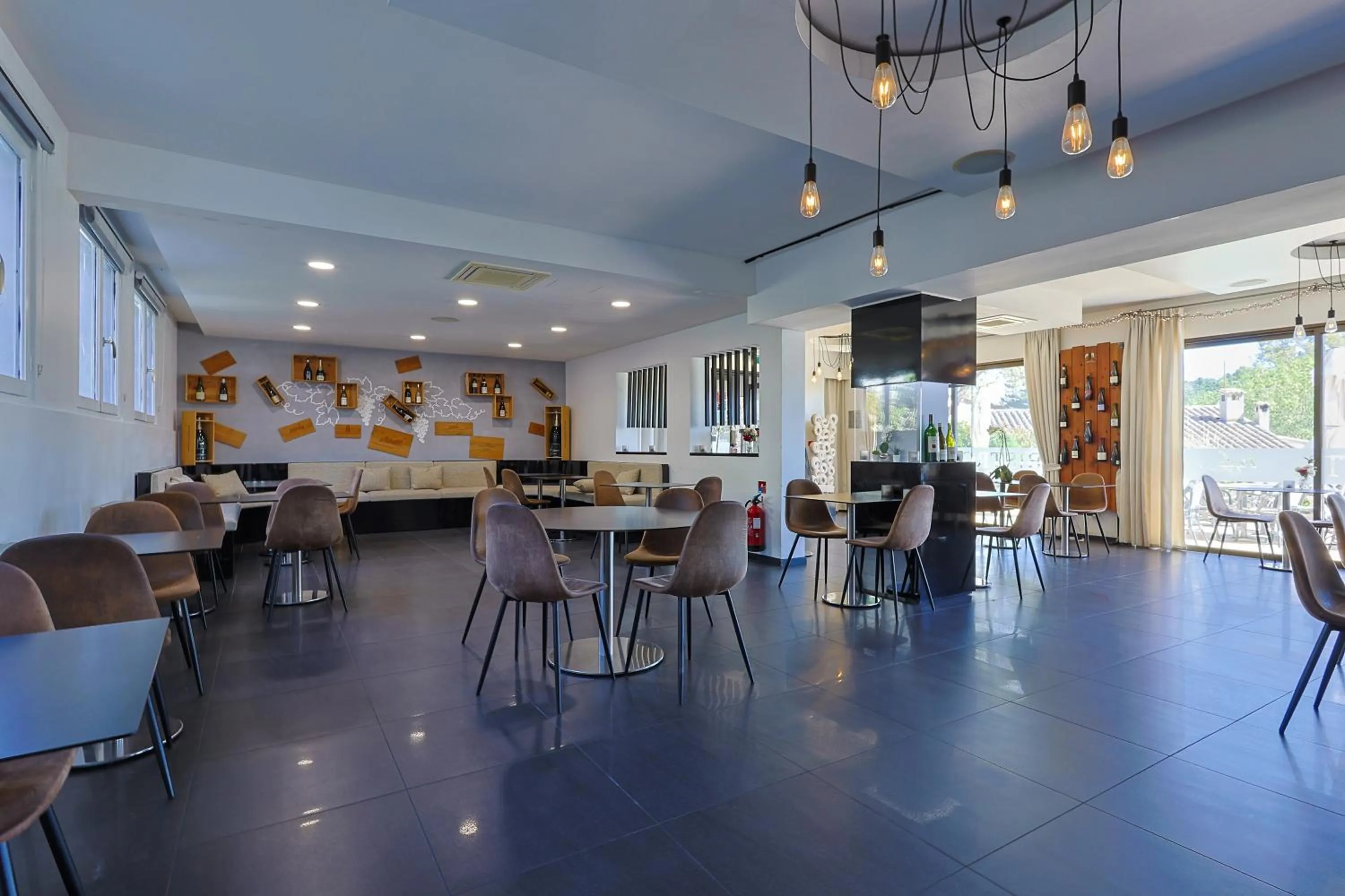 Logis Hotel Perla Riviera & Restaurant