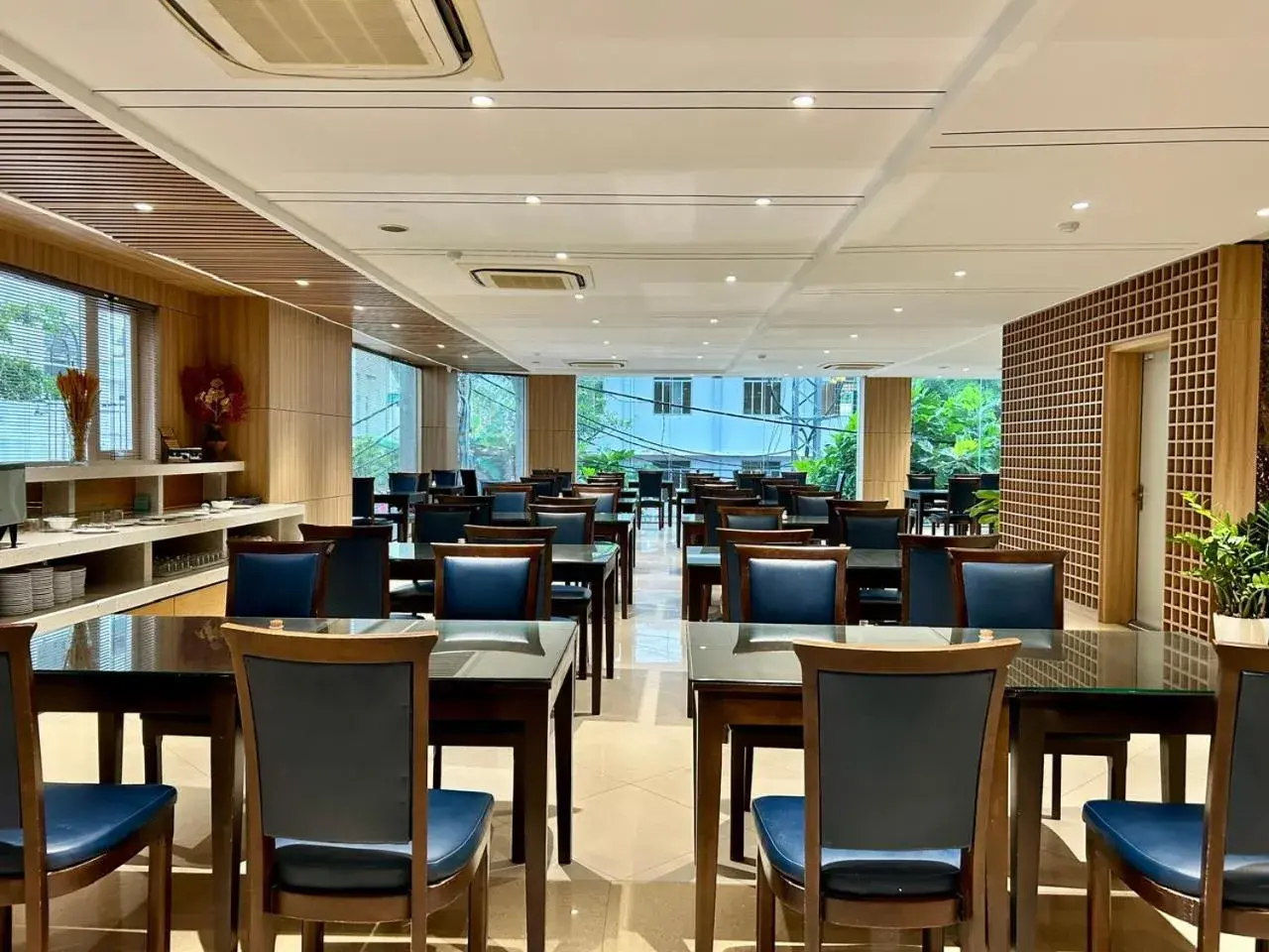 Restaurant/places to eat in Starlet Hotel Restaurant/places to eat in Starlet Hotel