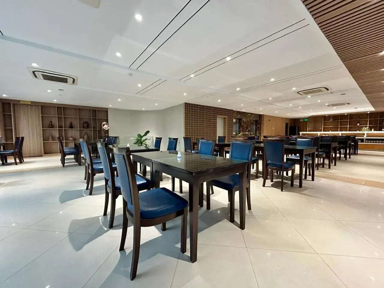 Restaurant/places to eat in Starlet Hotel Restaurant/places to eat in Starlet Hotel