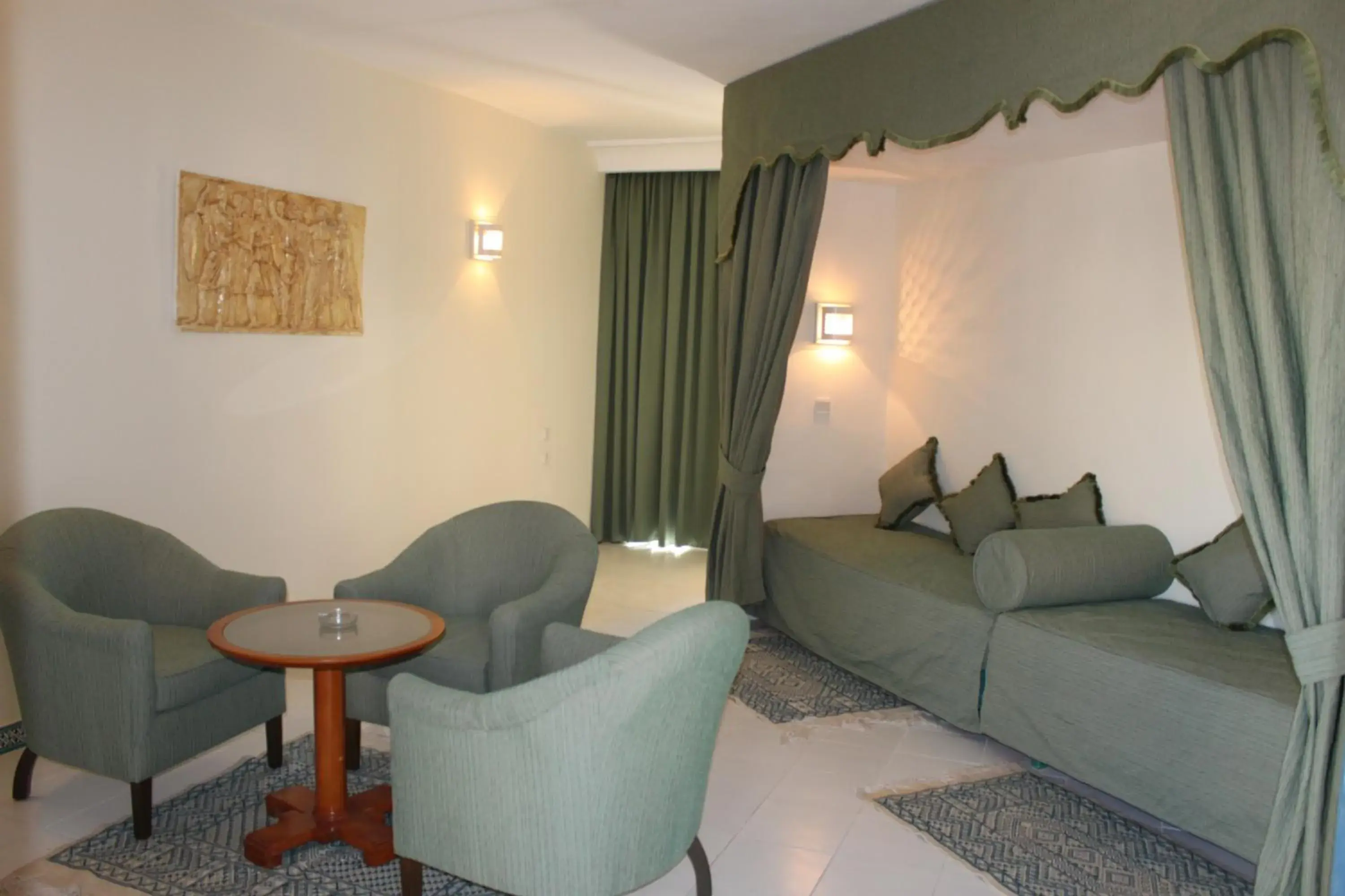 Living room in Hotel Venice Beach- Families and Couples Only Living room in Hotel Venice Beach- Families and Couples Only