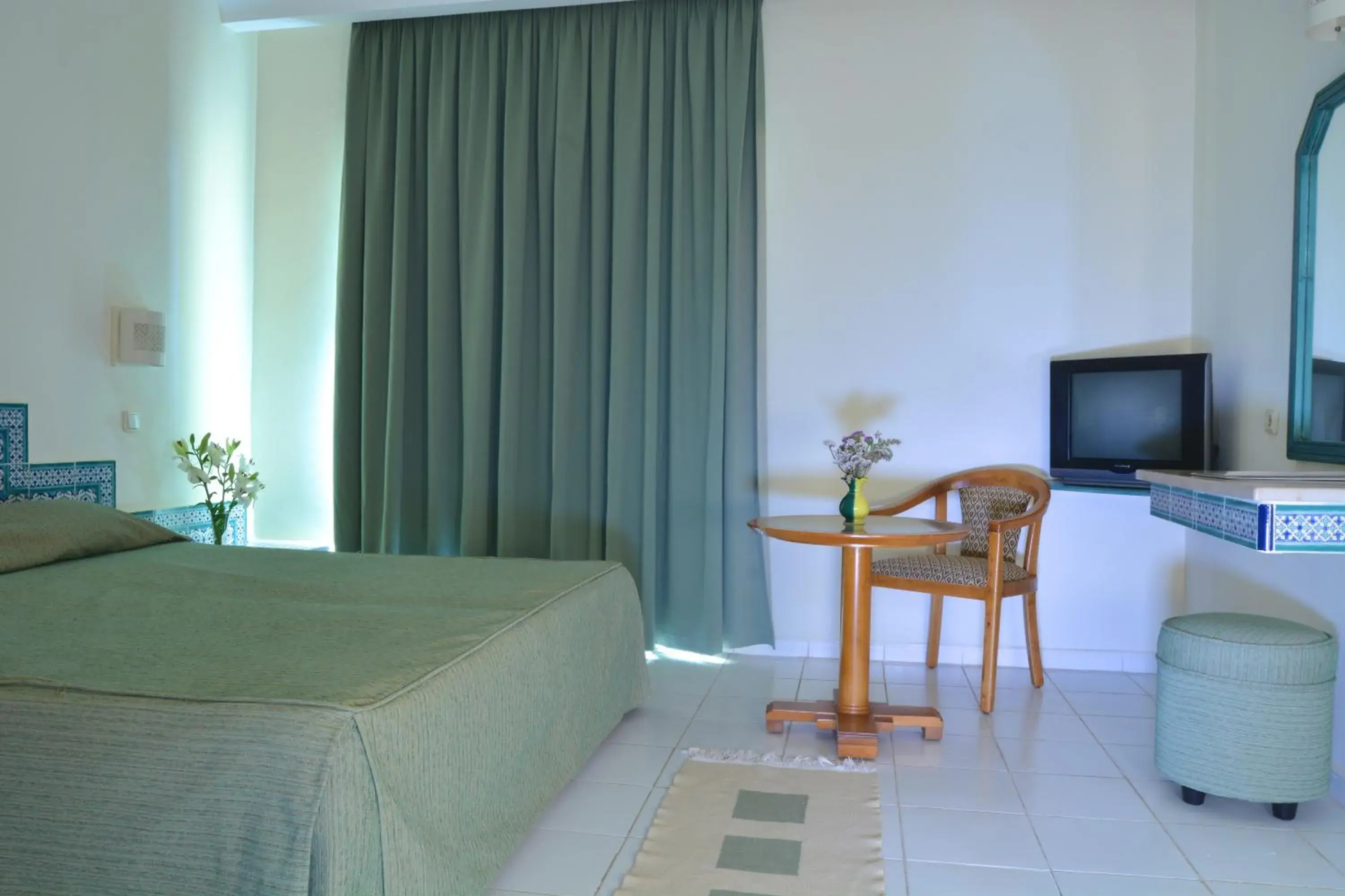 Bed in Hotel Venice Beach- Families and Couples Only Bed in Hotel Venice Beach- Families and Couples Only