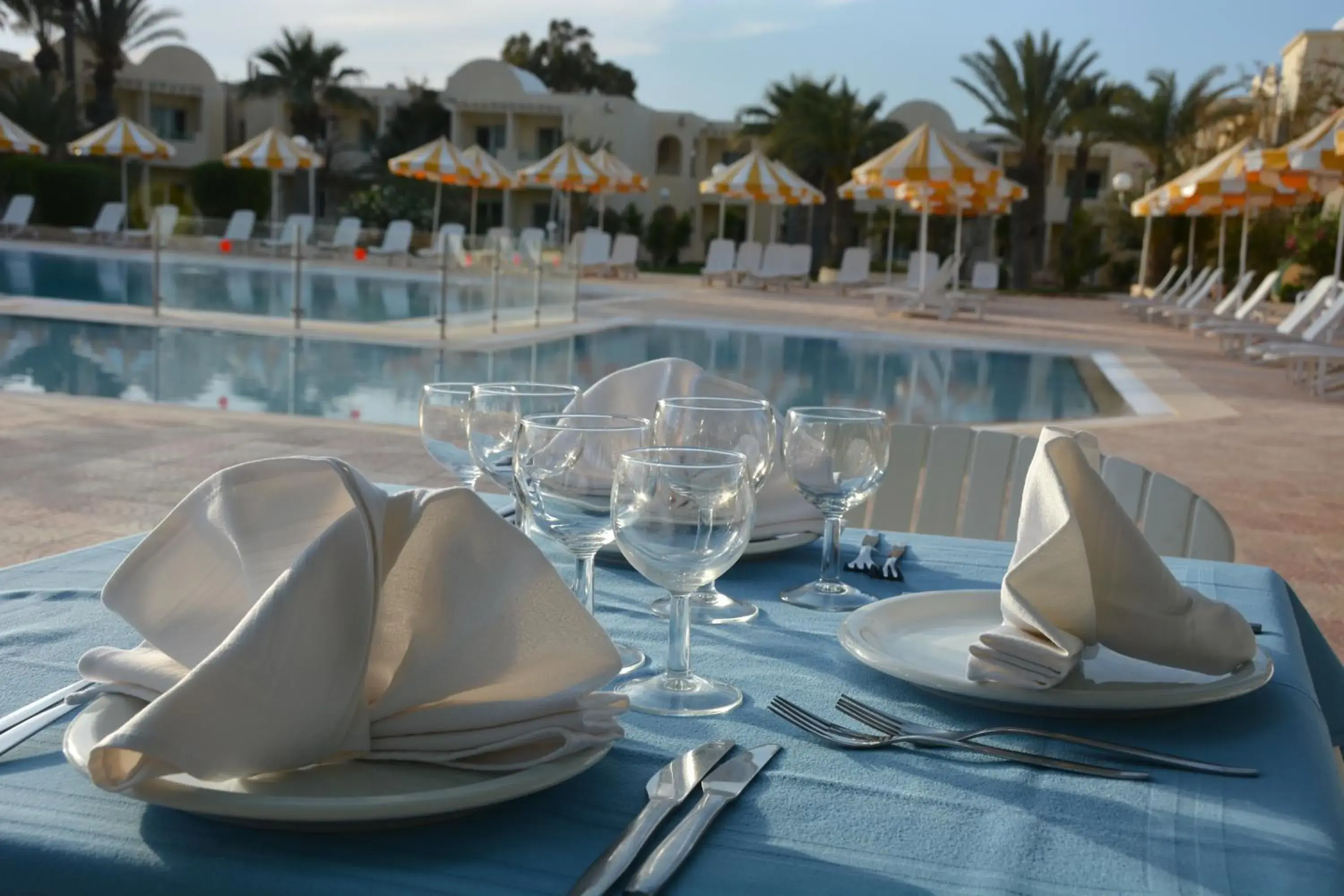 Restaurant/places to eat in Hotel Venice Beach- Families and Couples Only Restaurant/places to eat in Hotel Venice Beach- Families and Couples Only