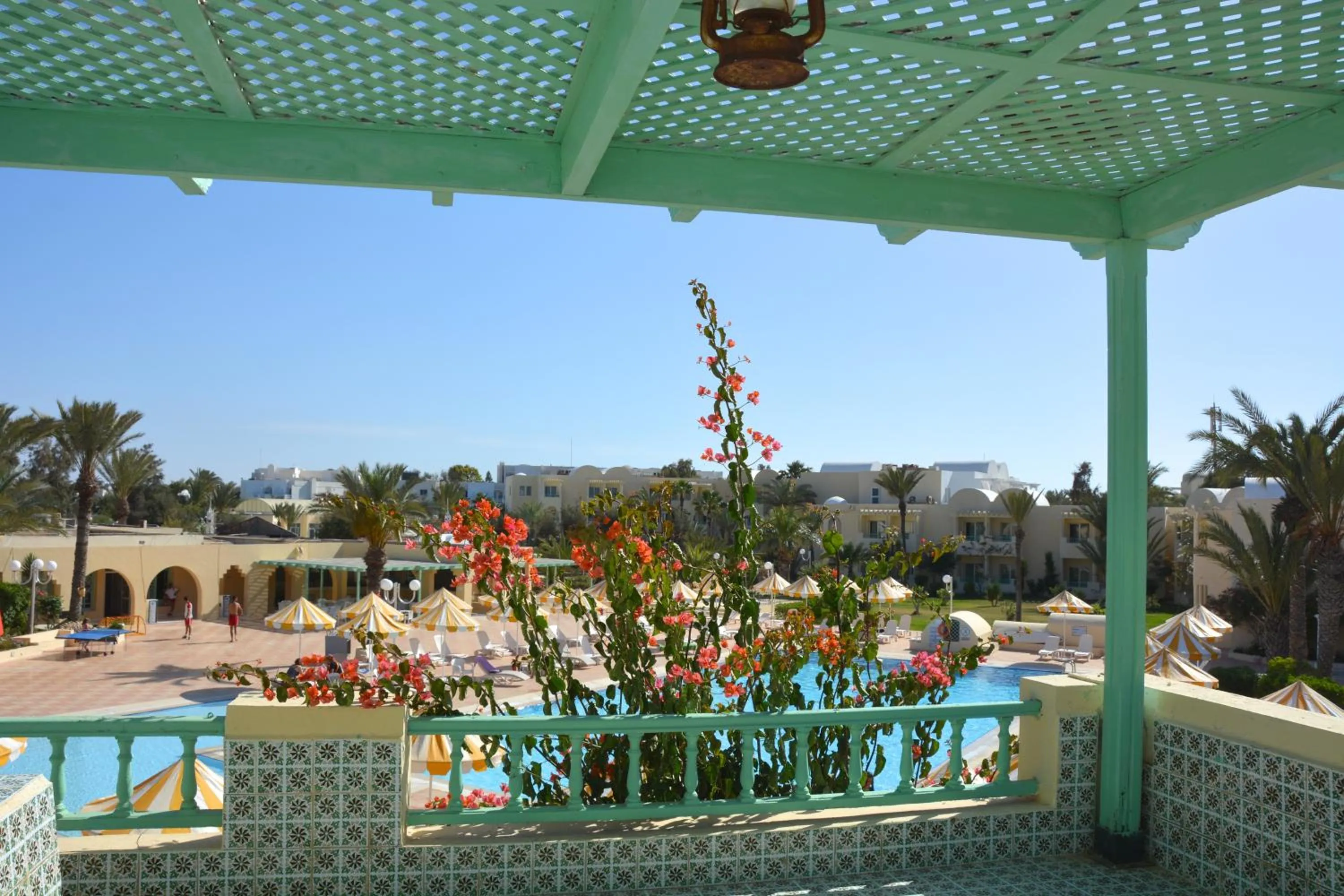 Patio in Hotel Venice Beach- Families and Couples Only