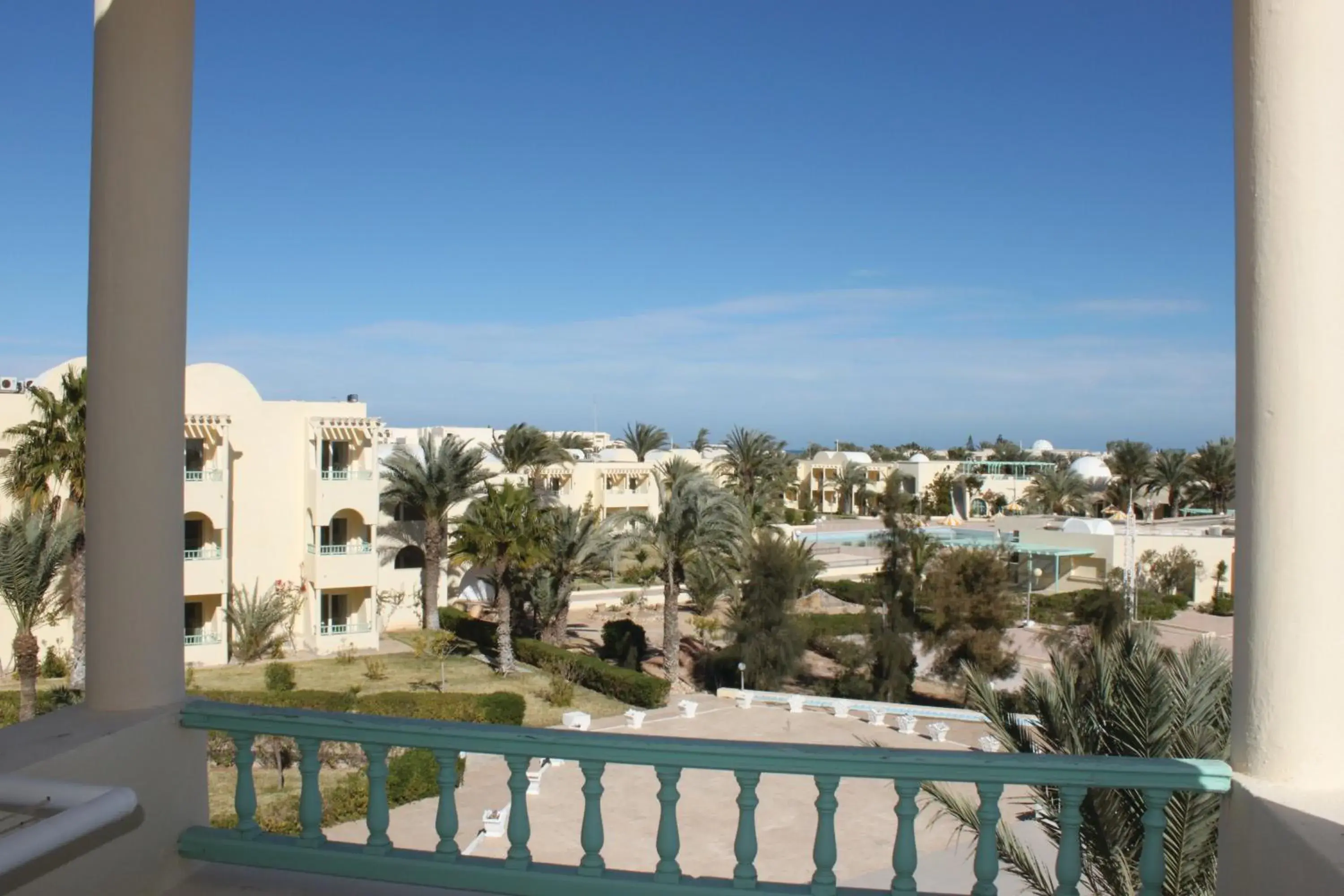 Garden view in Hotel Venice Beach- Families and Couples Only Garden view in Hotel Venice Beach- Families and Couples Only