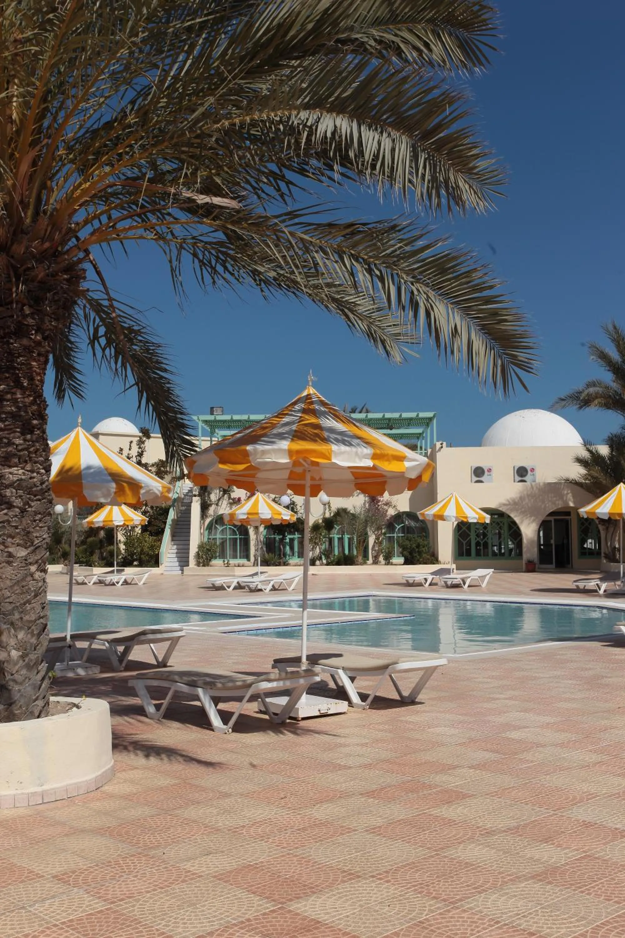 On site in Hotel Venice Beach- Families and Couples Only