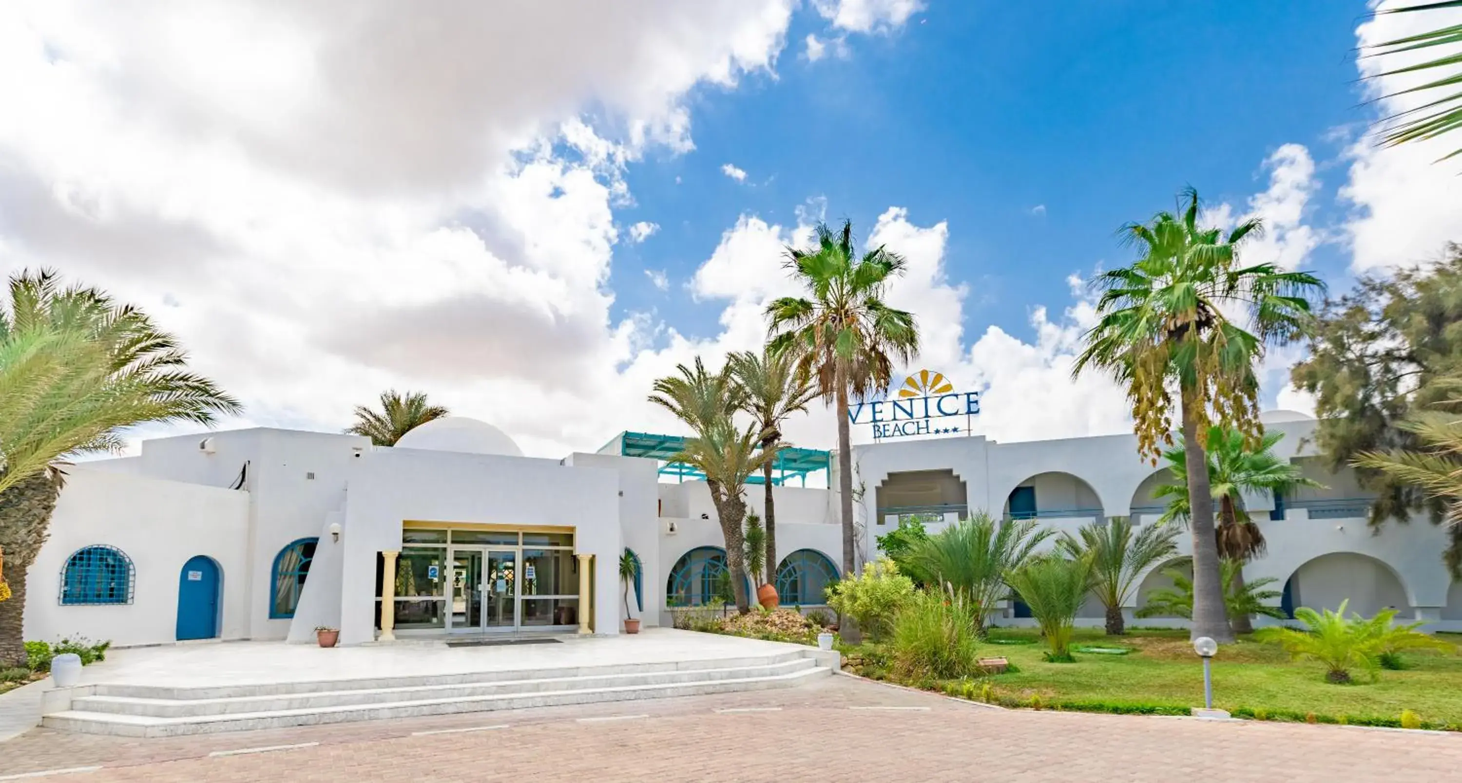 Facade/entrance in Hotel Venice Beach- Families and Couples Only Facade/entrance in Hotel Venice Beach- Families and Couples Only