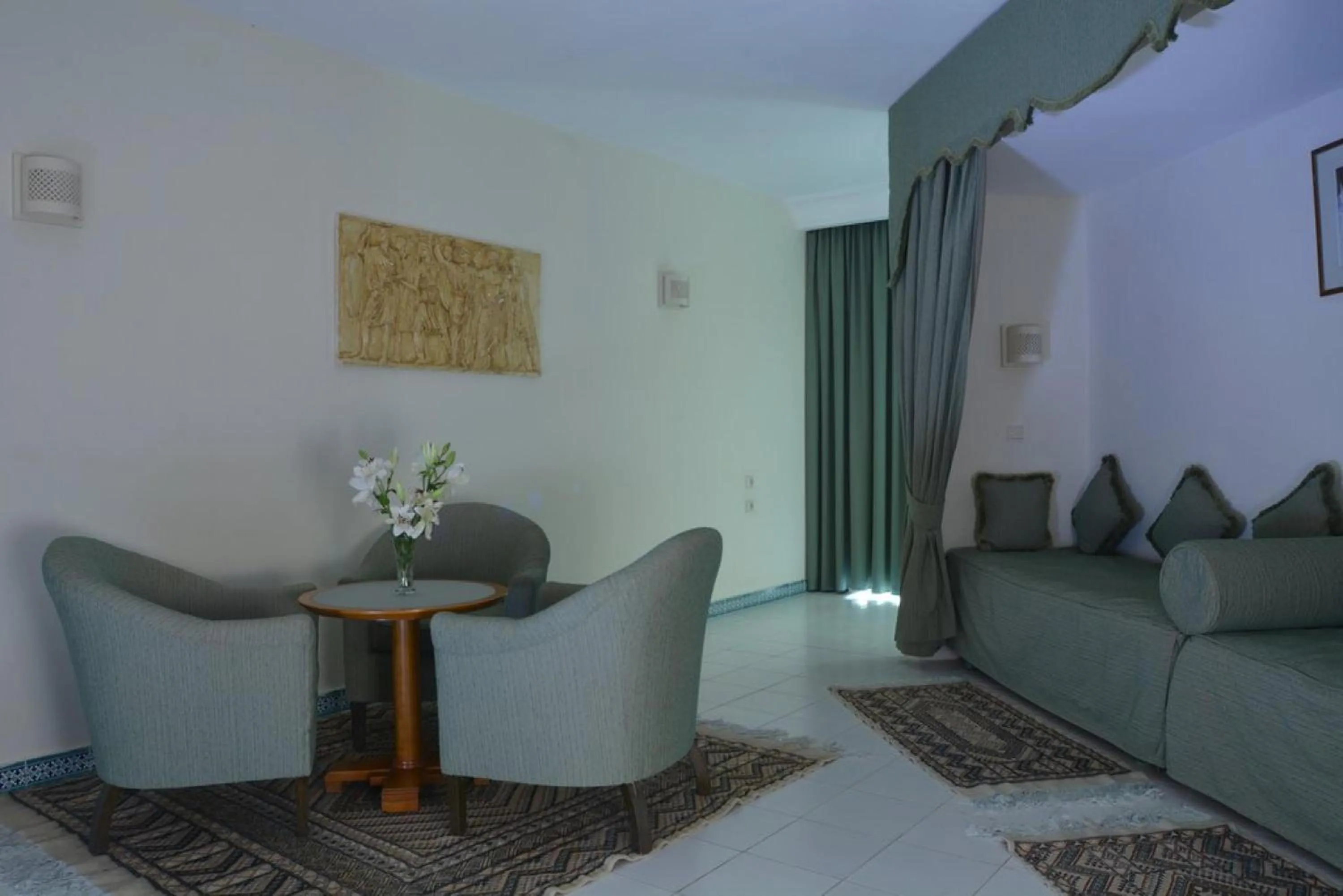 Living room in Hotel Venice Beach- Families and Couples Only