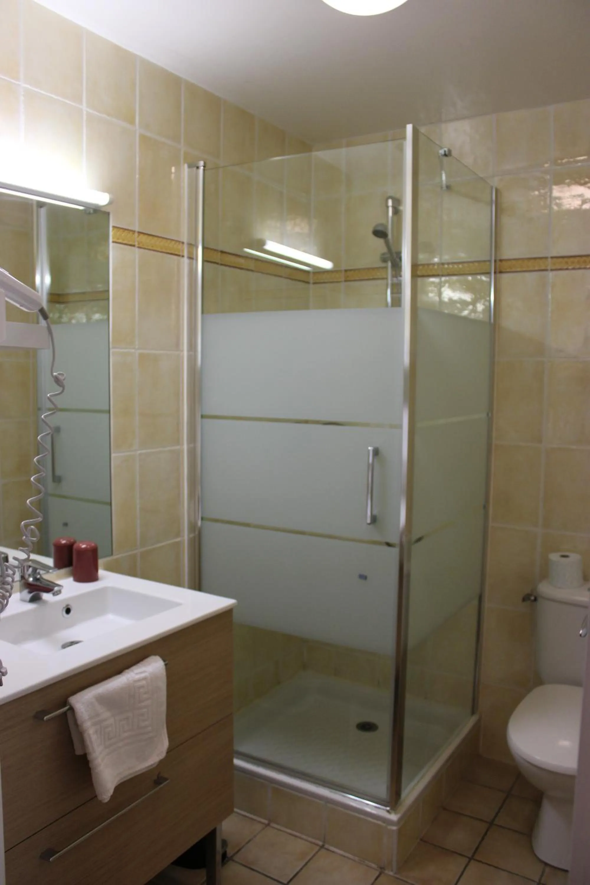 Shower in Hotel Kapa Gorry