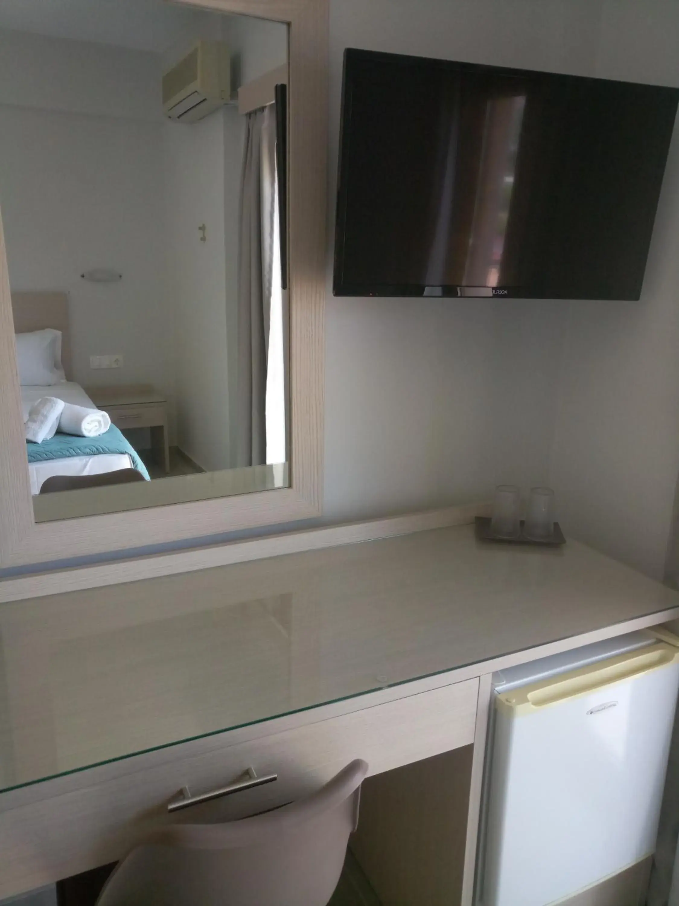 Bedroom, Bed in Niko Elen Bedroom, Bed in Niko Elen