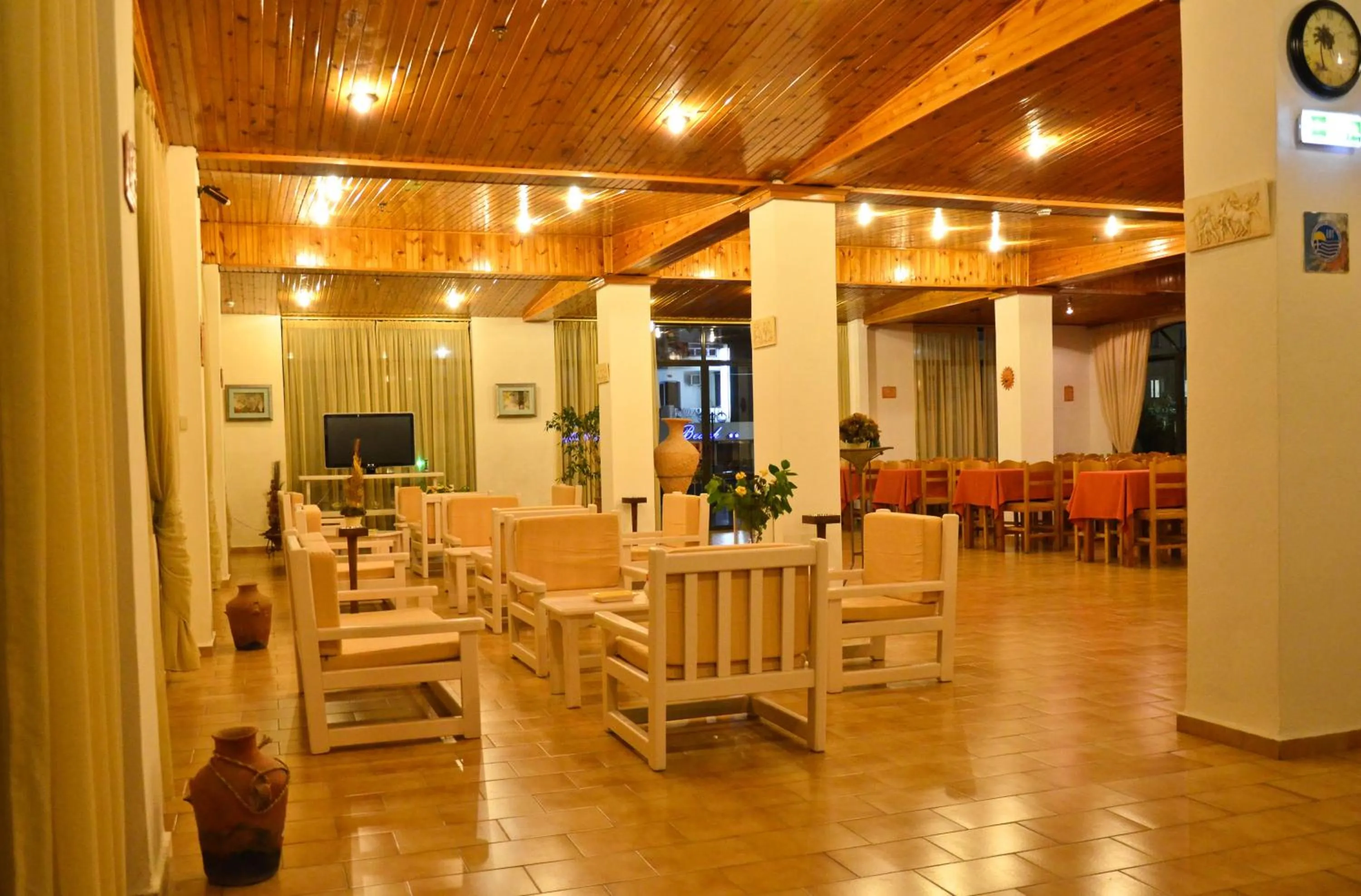 Communal lounge/ TV room in Niko Elen