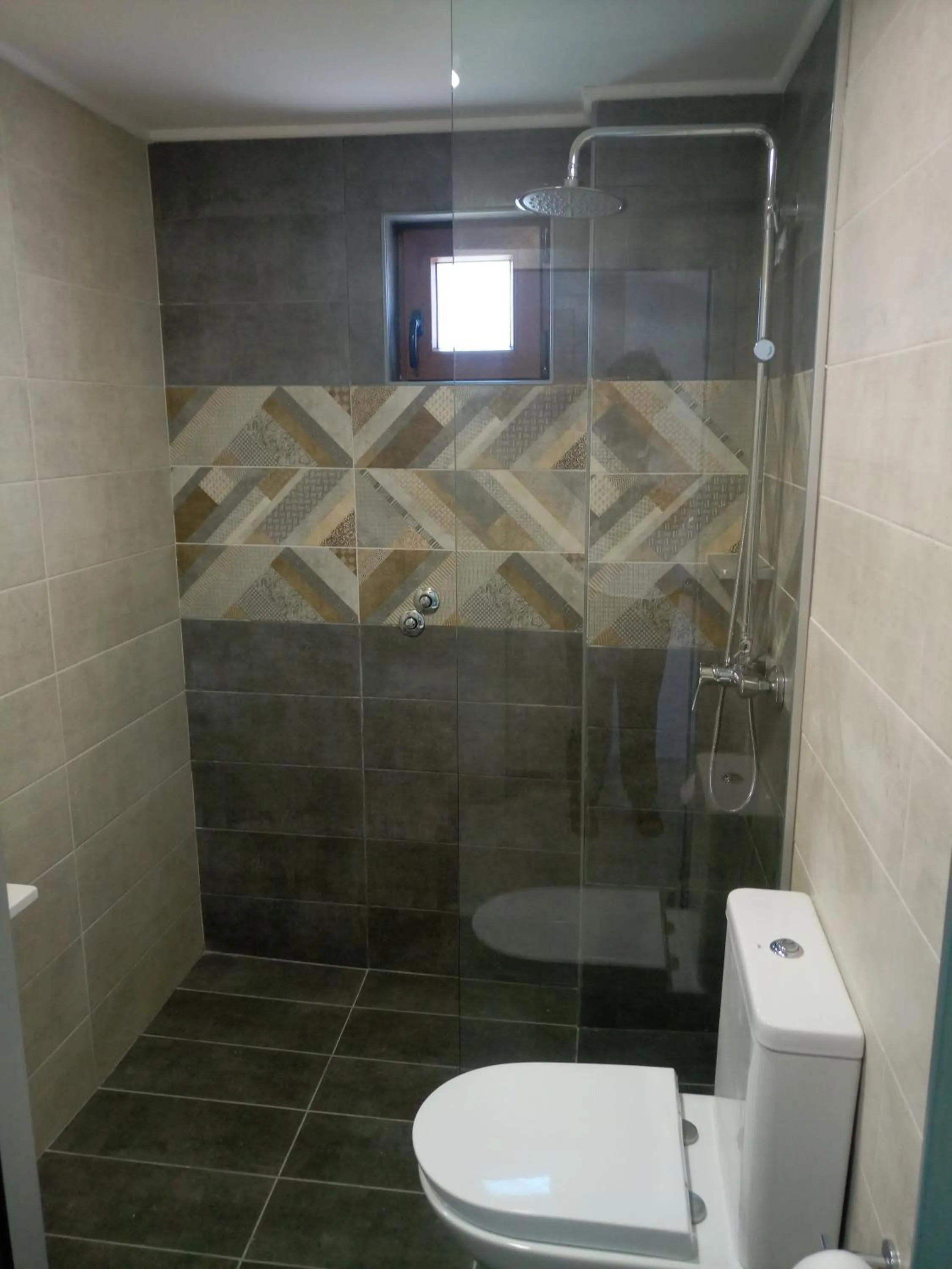 Bathroom in Niko Elen