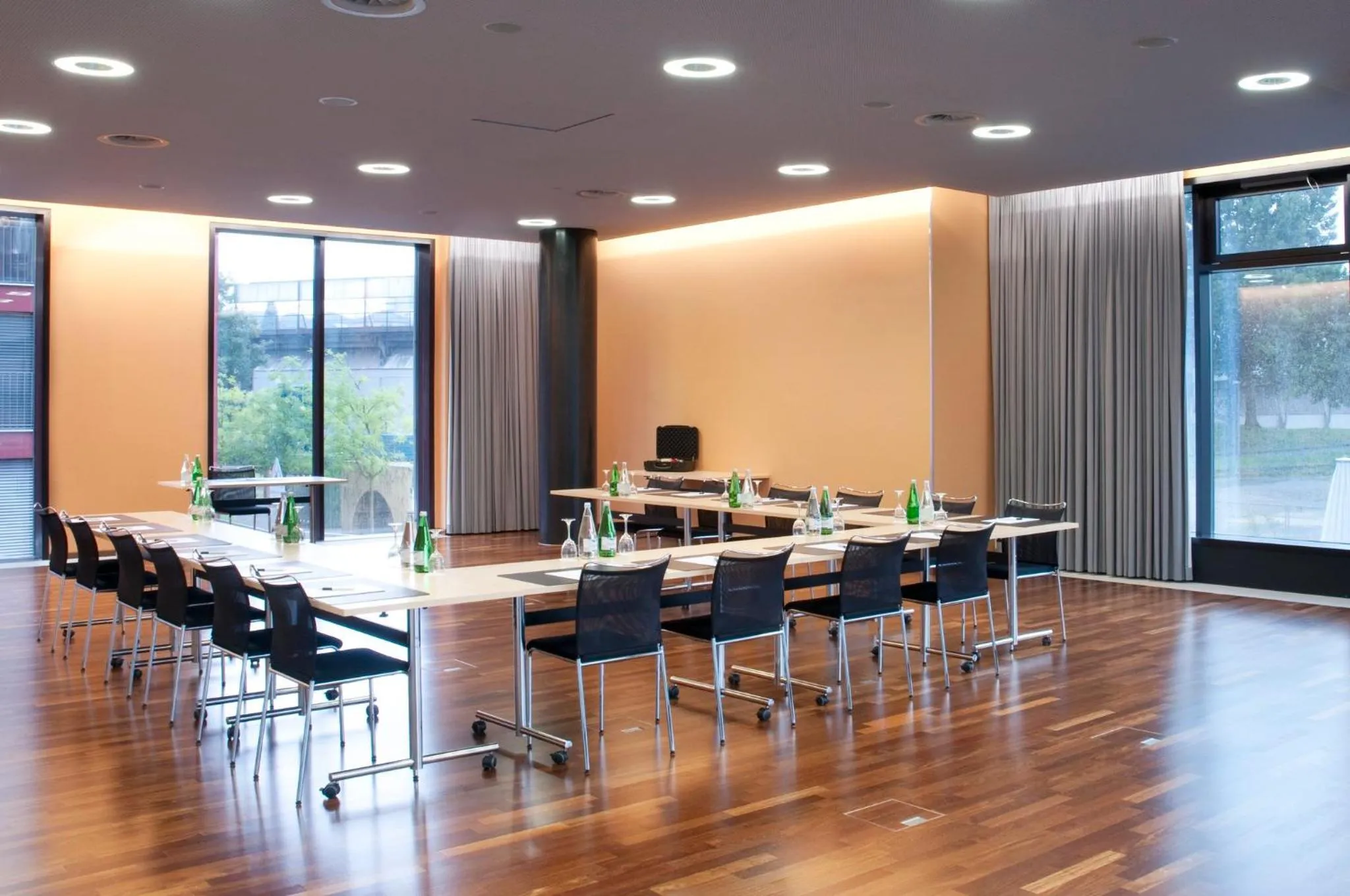 Meeting/conference room in Holiday Inn Zürich Messe by IHG