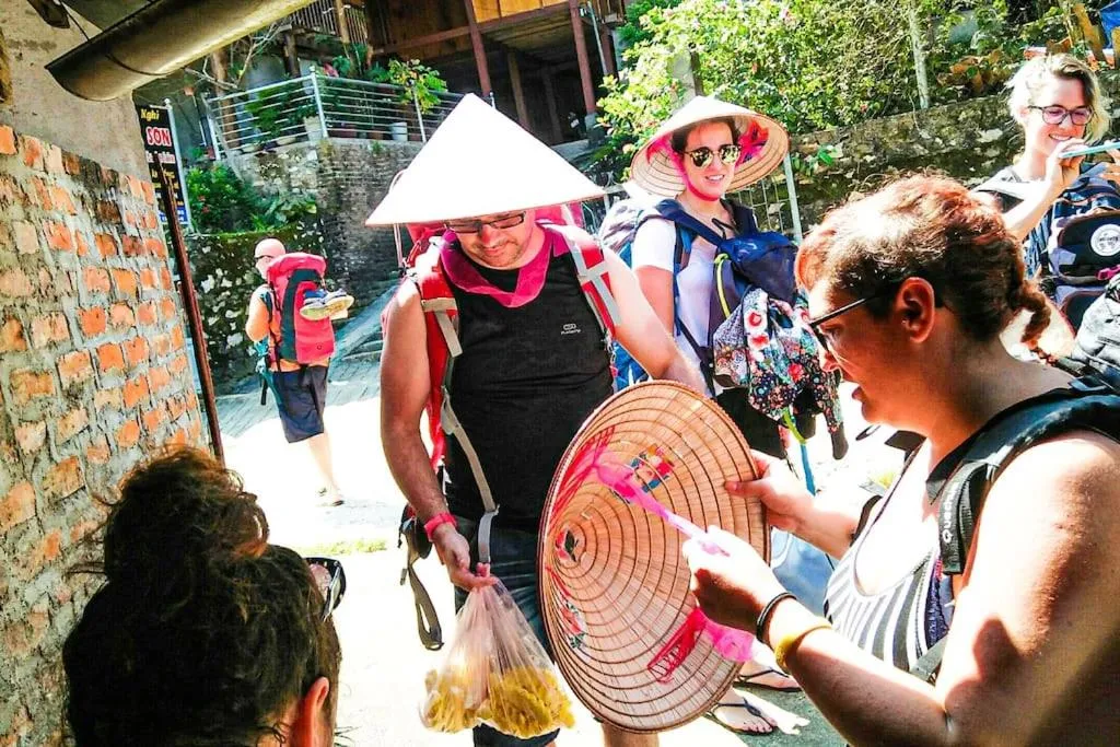 Ba Be lake-Huyền Hào Homestay