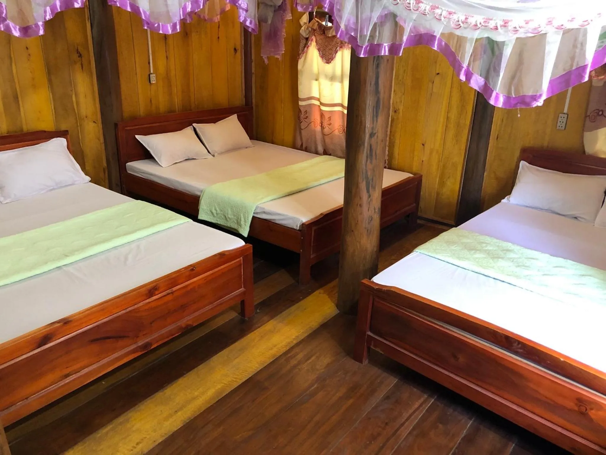 Bed in Ba Be lake-Huyền Hào Homestay