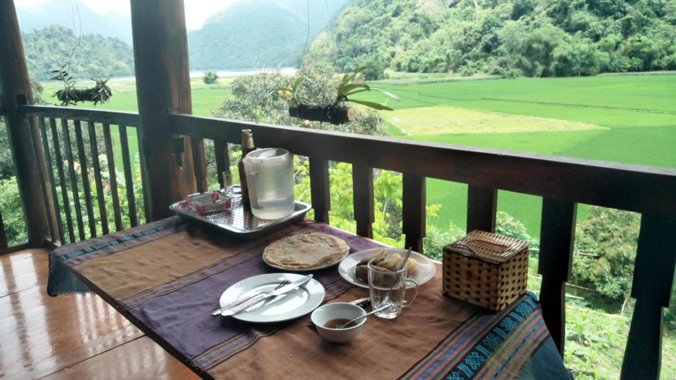 Ba Be lake-Huyền Hào Homestay