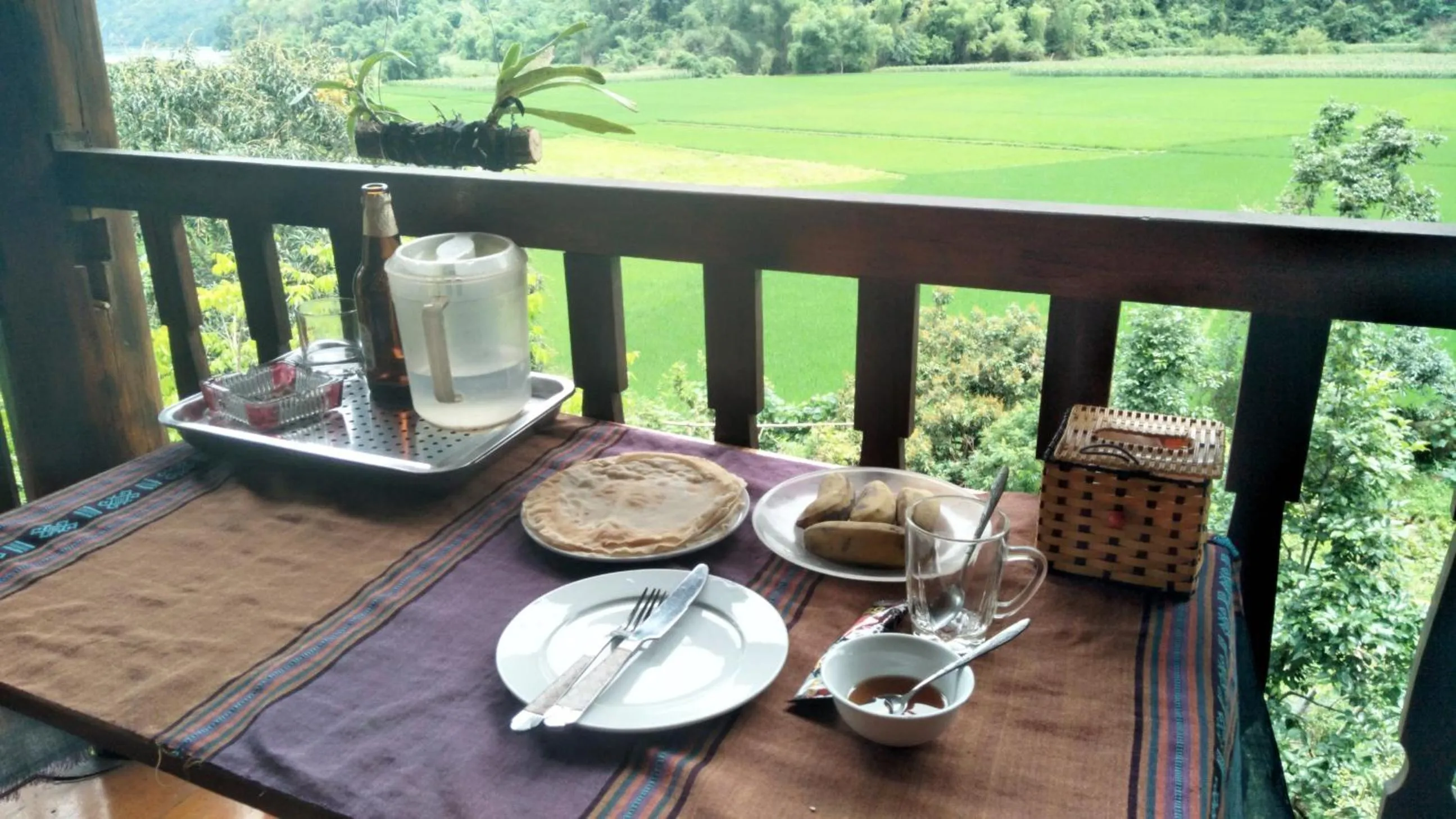 Breakfast in Ba Be lake-Huyền Hào Homestay