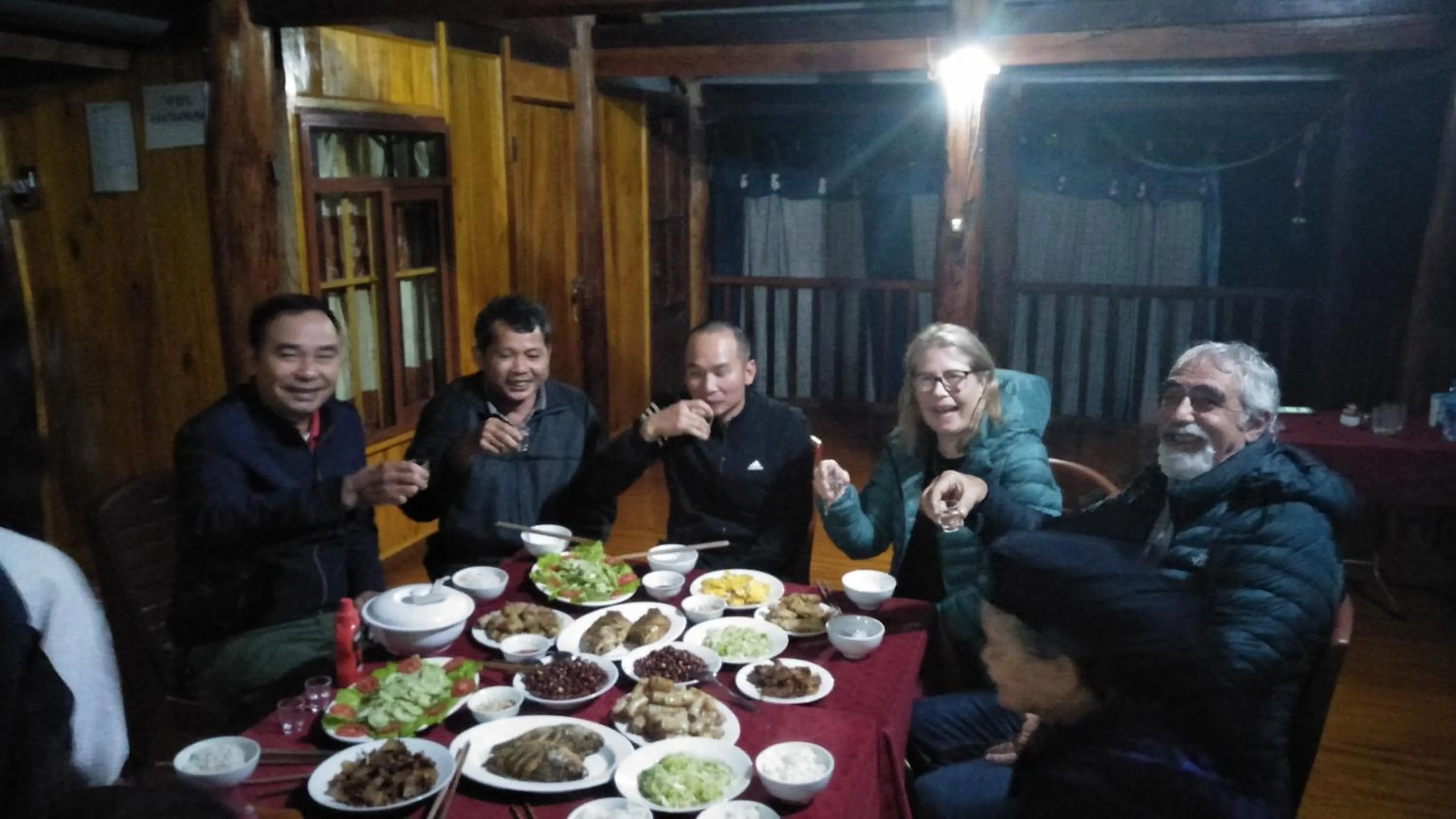 Ba Be lake-Huyền Hào Homestay