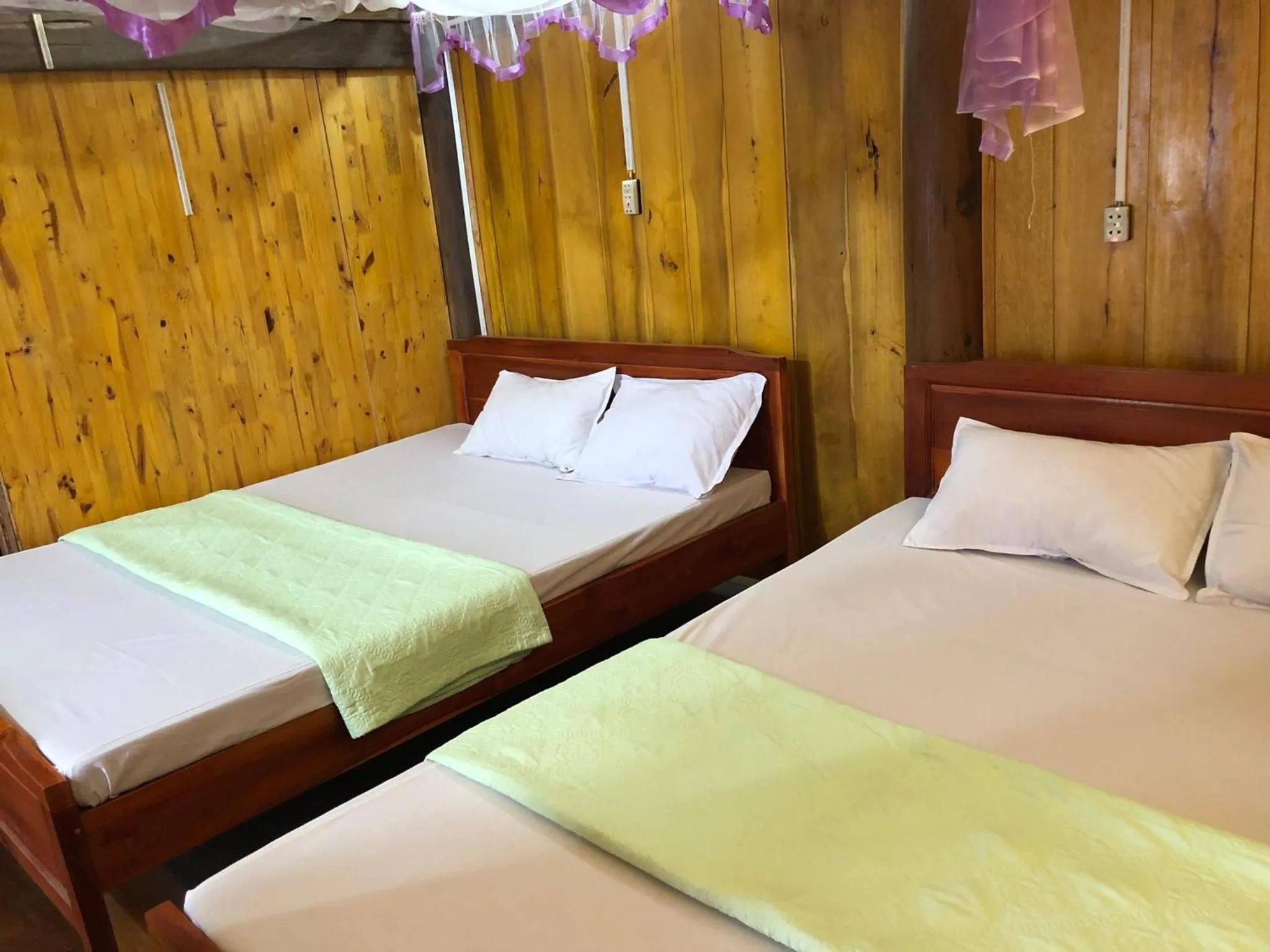 Bed in Ba Be lake-Huyền Hào Homestay
