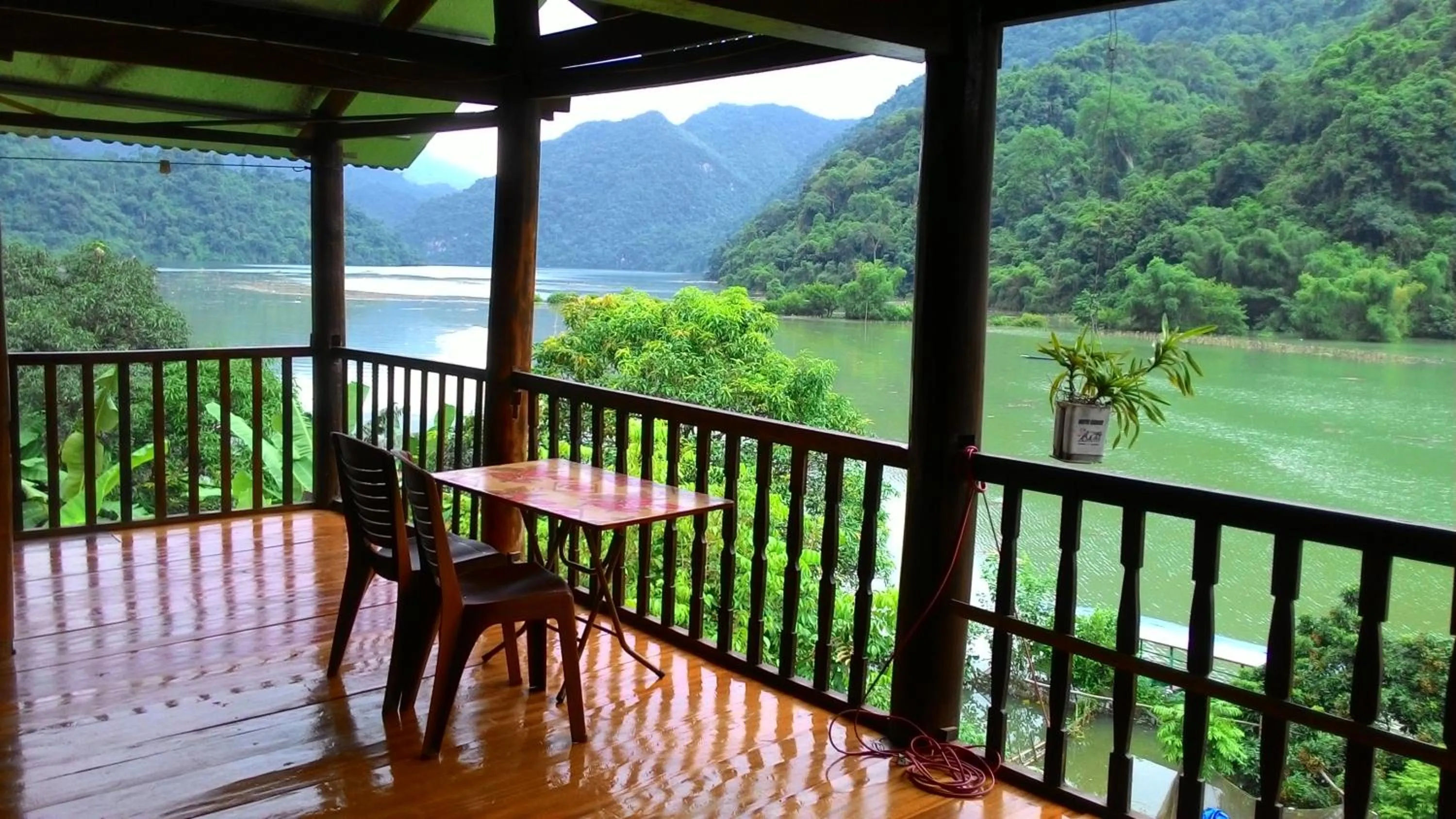 Ba Be lake-Huyền Hào Homestay