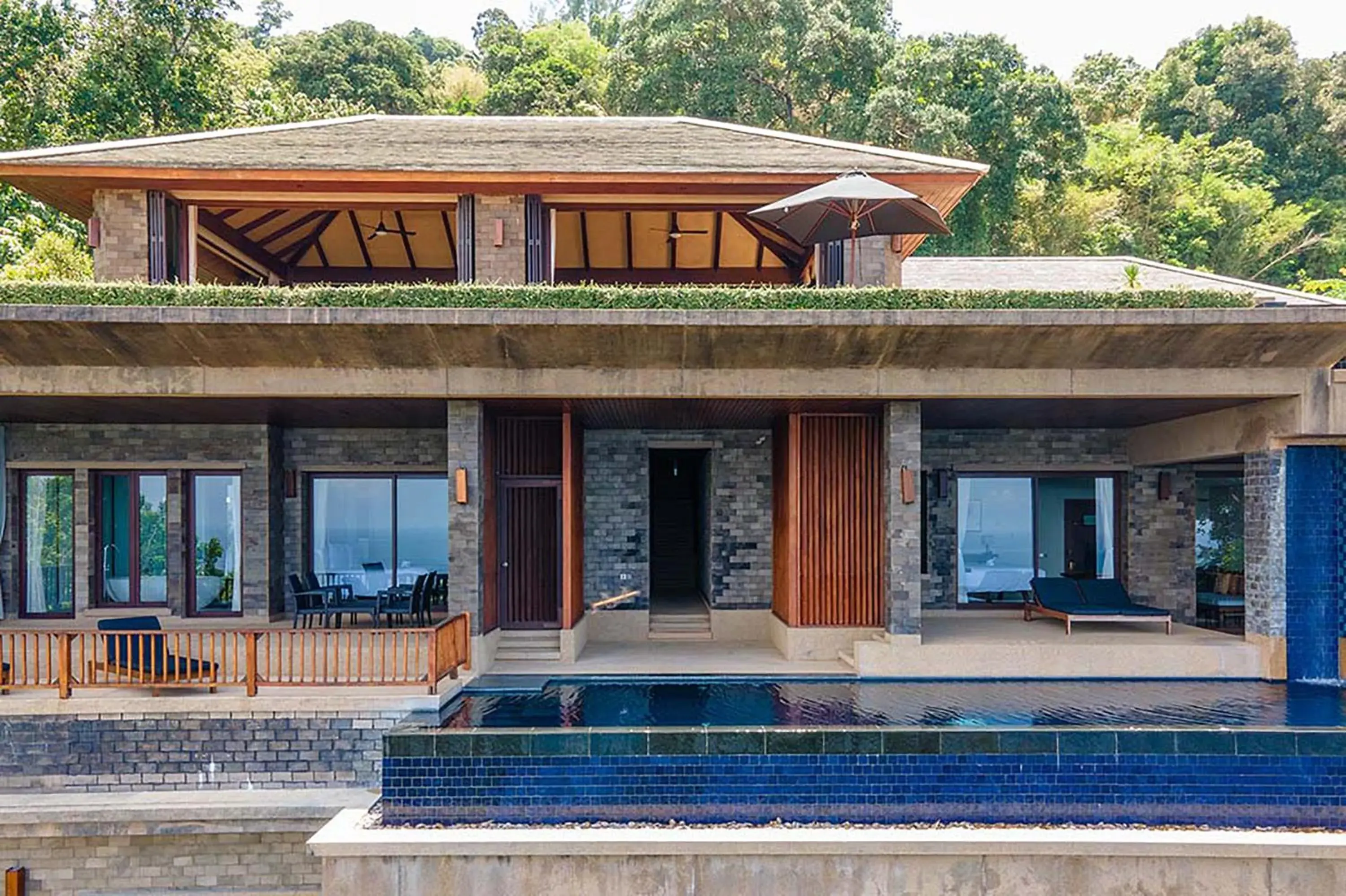 Swimming pool in Paresa Resort Phuket Swimming pool in Paresa Resort Phuket