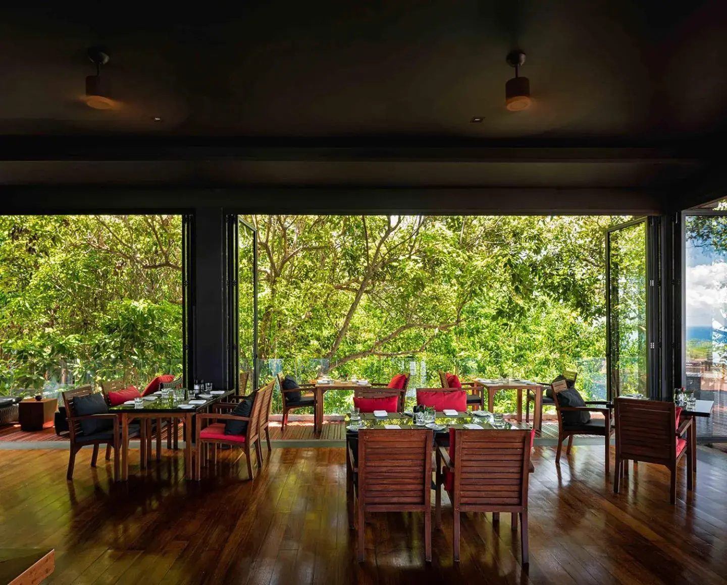 Restaurant/places to eat in Paresa Resort Phuket Restaurant/places to eat in Paresa Resort Phuket