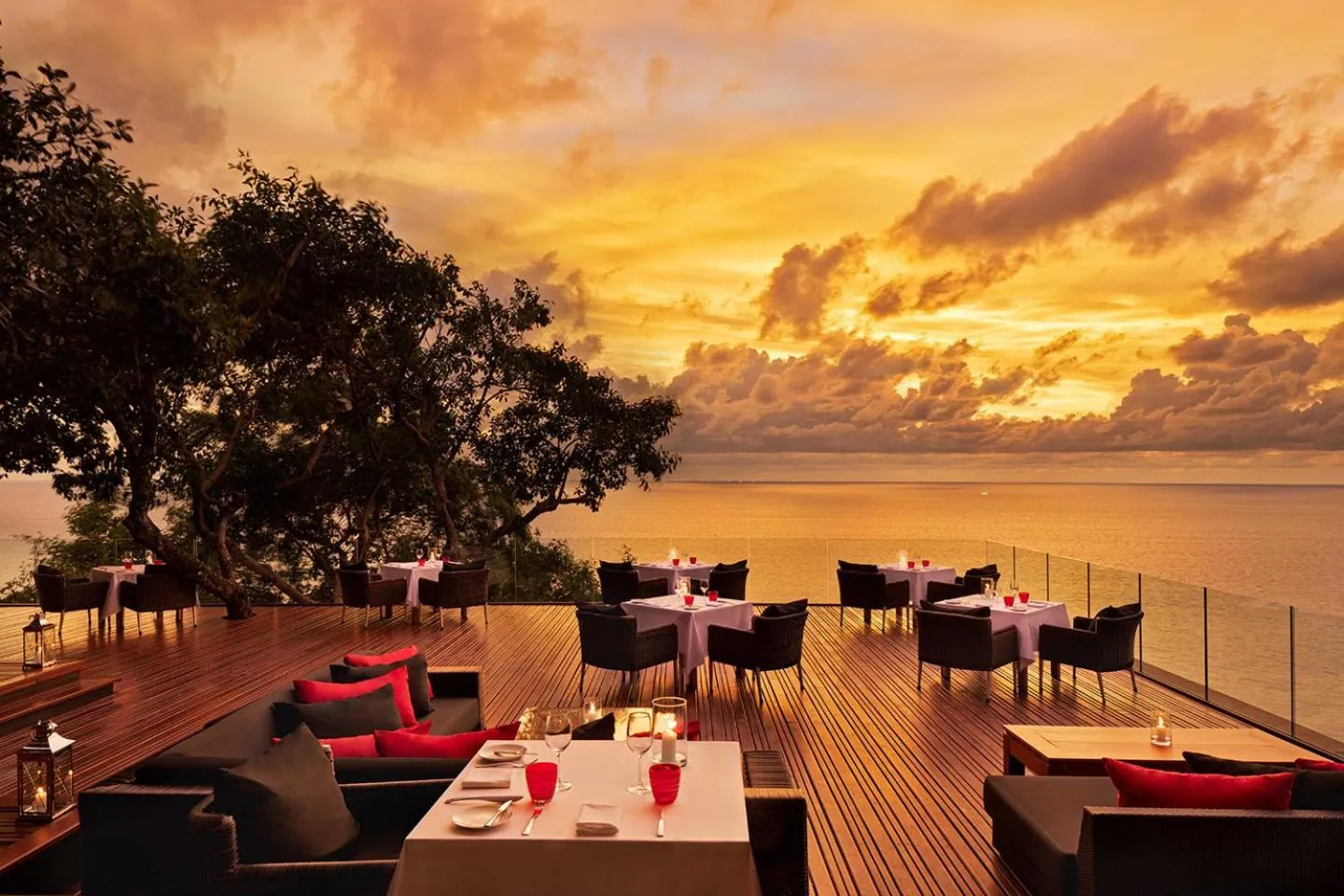 Restaurant/places to eat in Paresa Resort Phuket