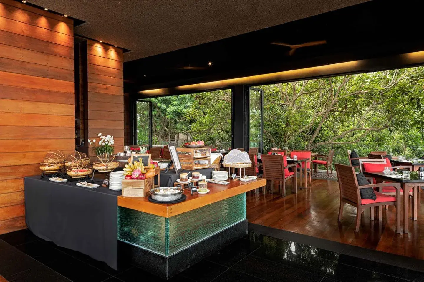 Restaurant/places to eat in Paresa Resort Phuket Restaurant/places to eat in Paresa Resort Phuket