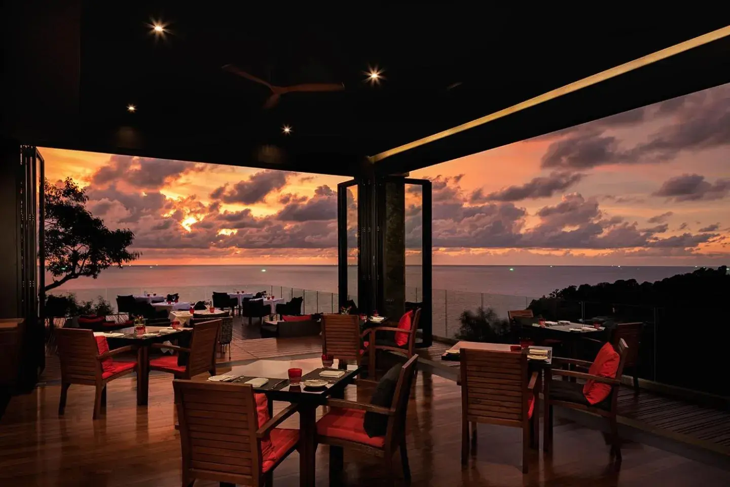 Restaurant/places to eat in Paresa Resort Phuket Restaurant/places to eat in Paresa Resort Phuket