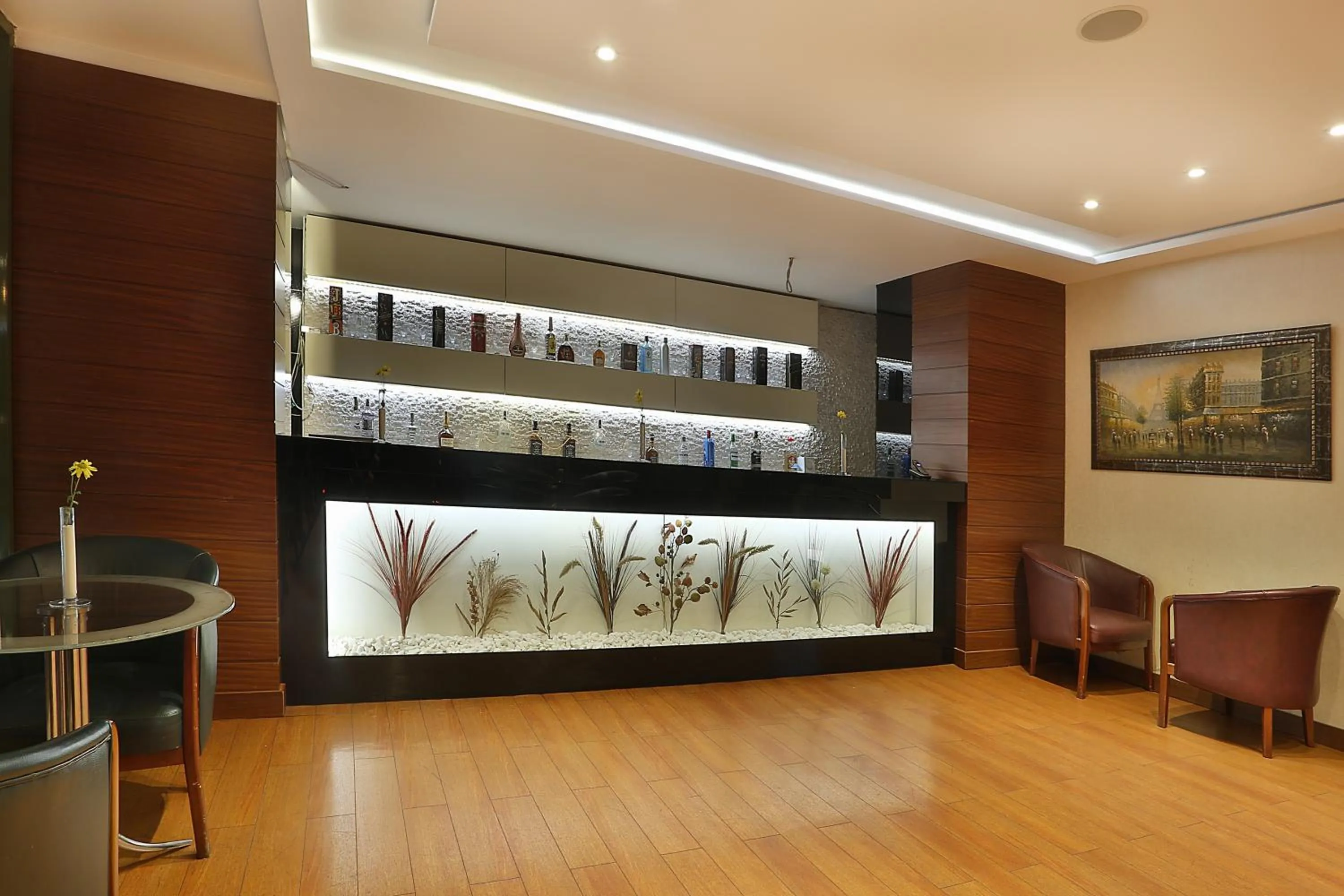 Communal lounge/ TV room in Grand Madrid Hotel