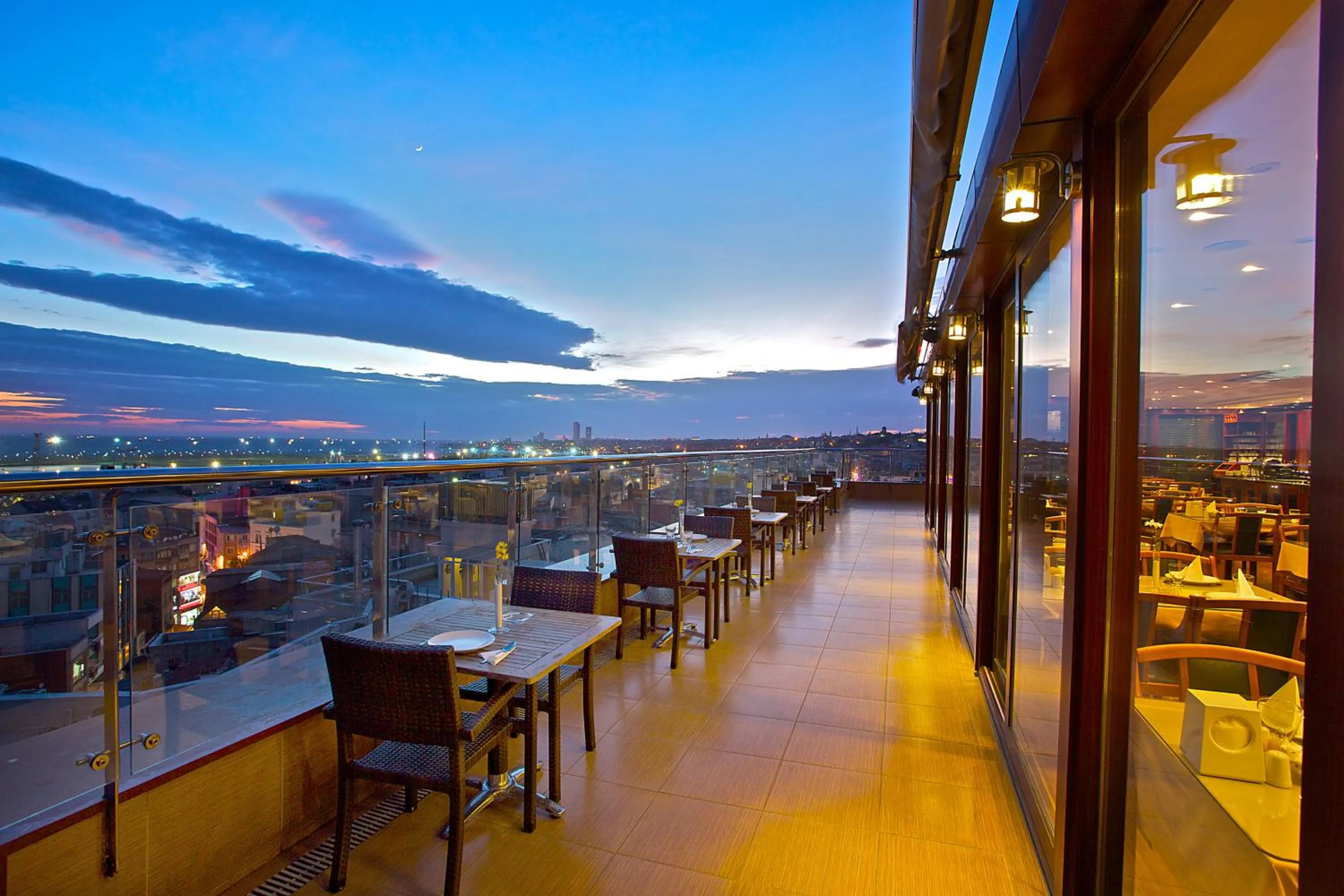 Balcony/Terrace in Grand Madrid Hotel