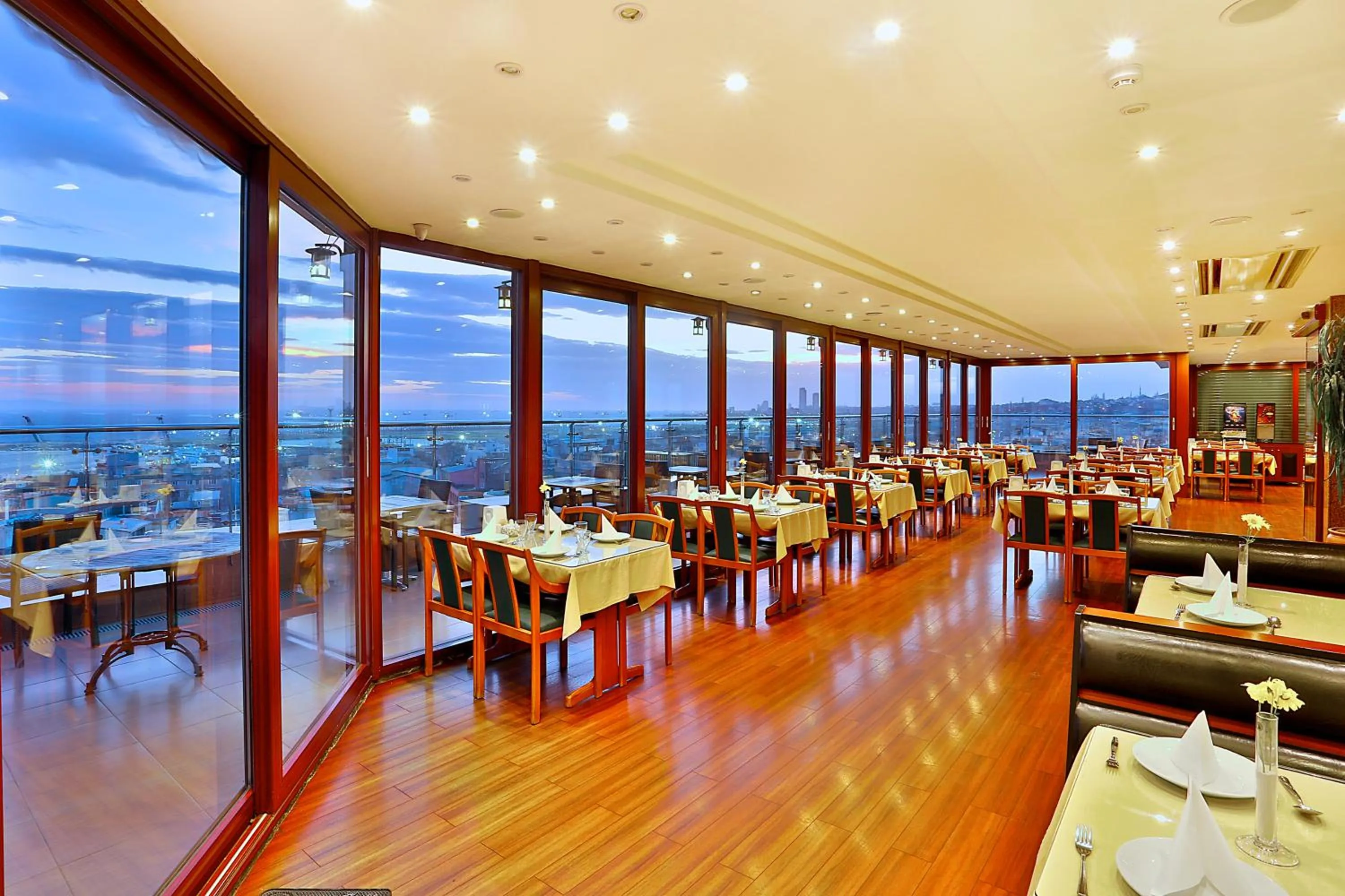 City view in Grand Madrid Hotel