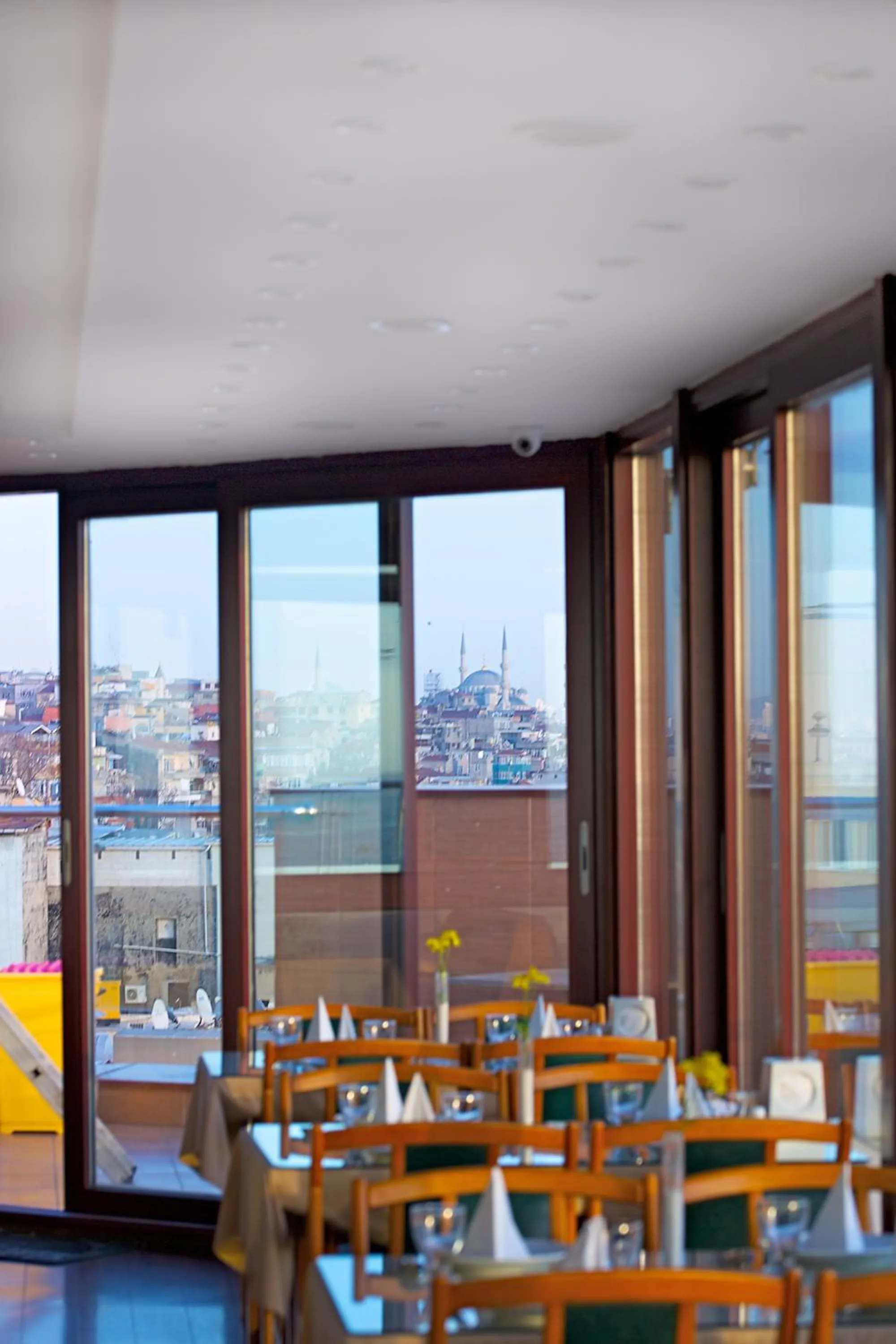 Restaurant/places to eat in Grand Madrid Hotel