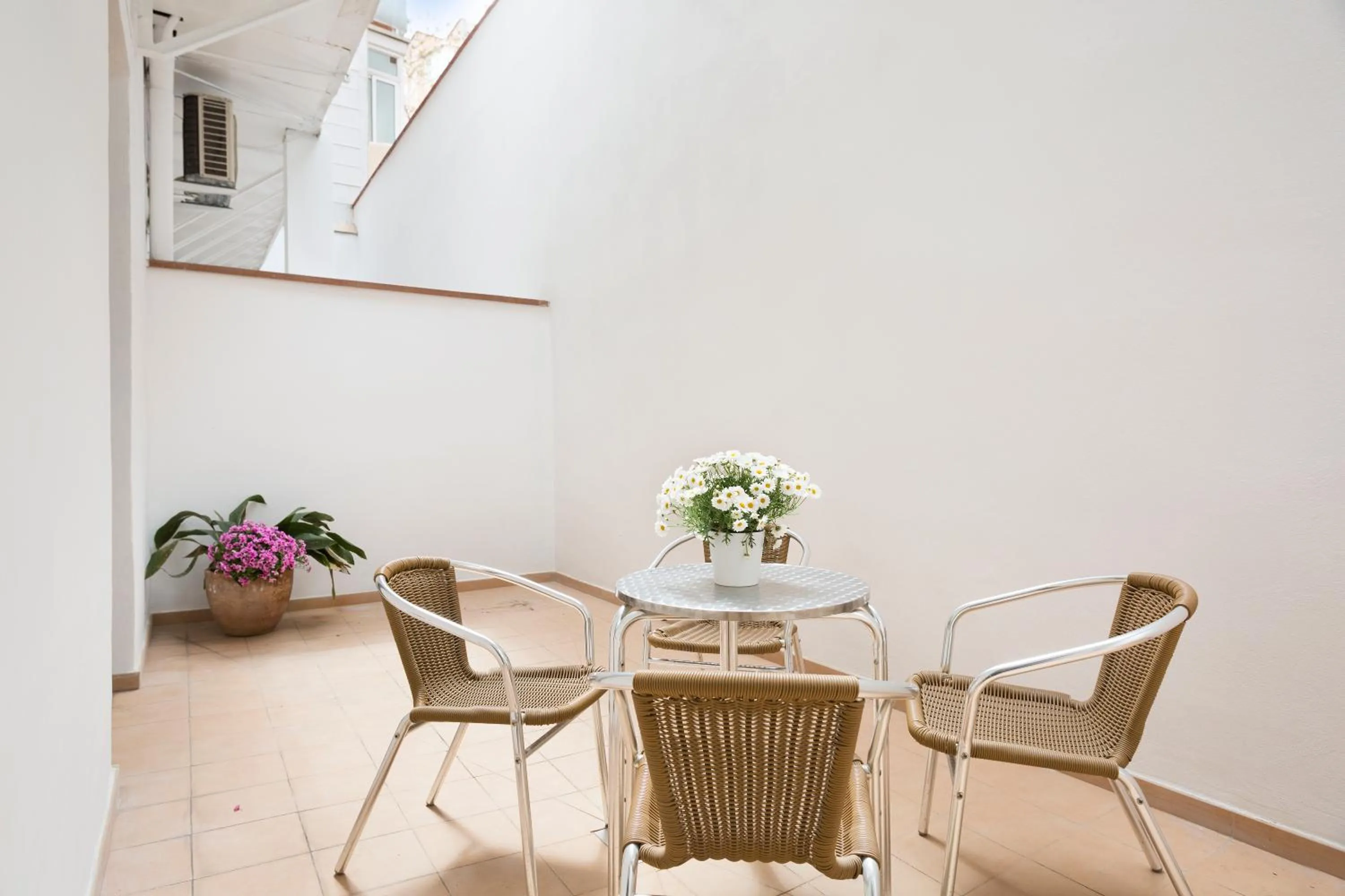 Patio in BcnStop Parc Güell
