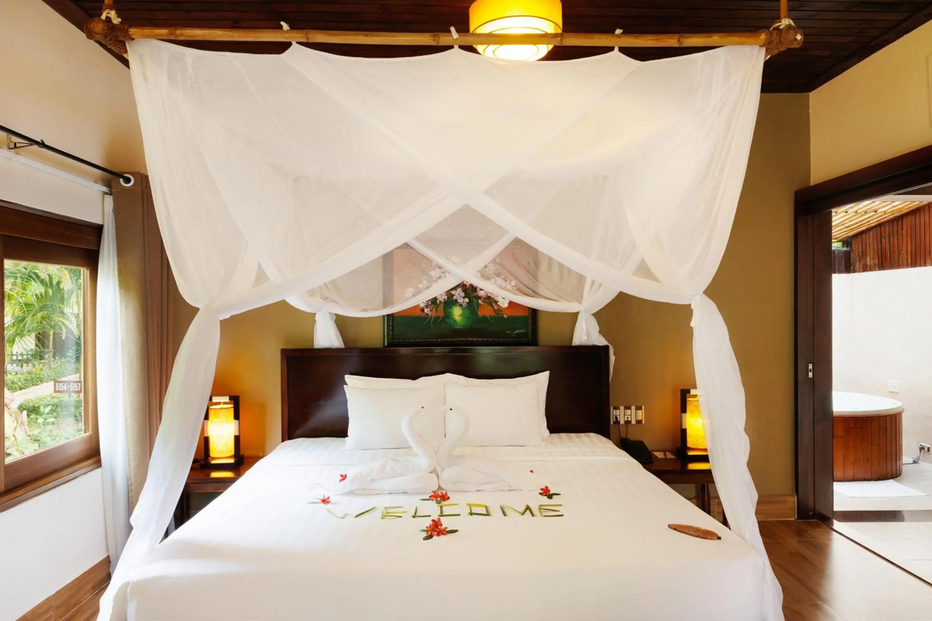 Jacuzzi Bungalow with Sea View in Diamond Bay Resort & Spa Jacuzzi Bungalow with Sea View in Diamond Bay Resort & Spa