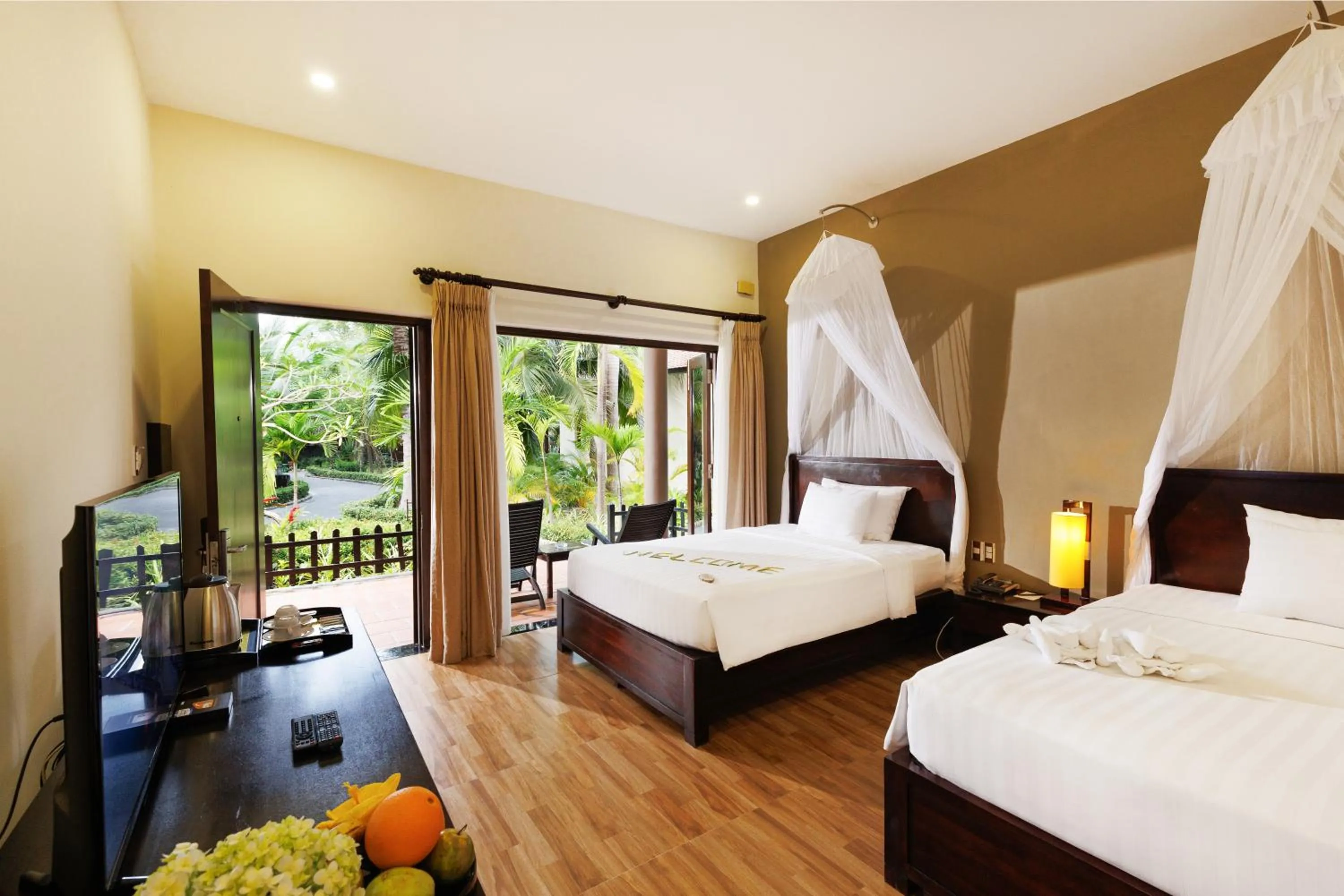 Bedroom, Bed in Diamond Bay Resort & Spa