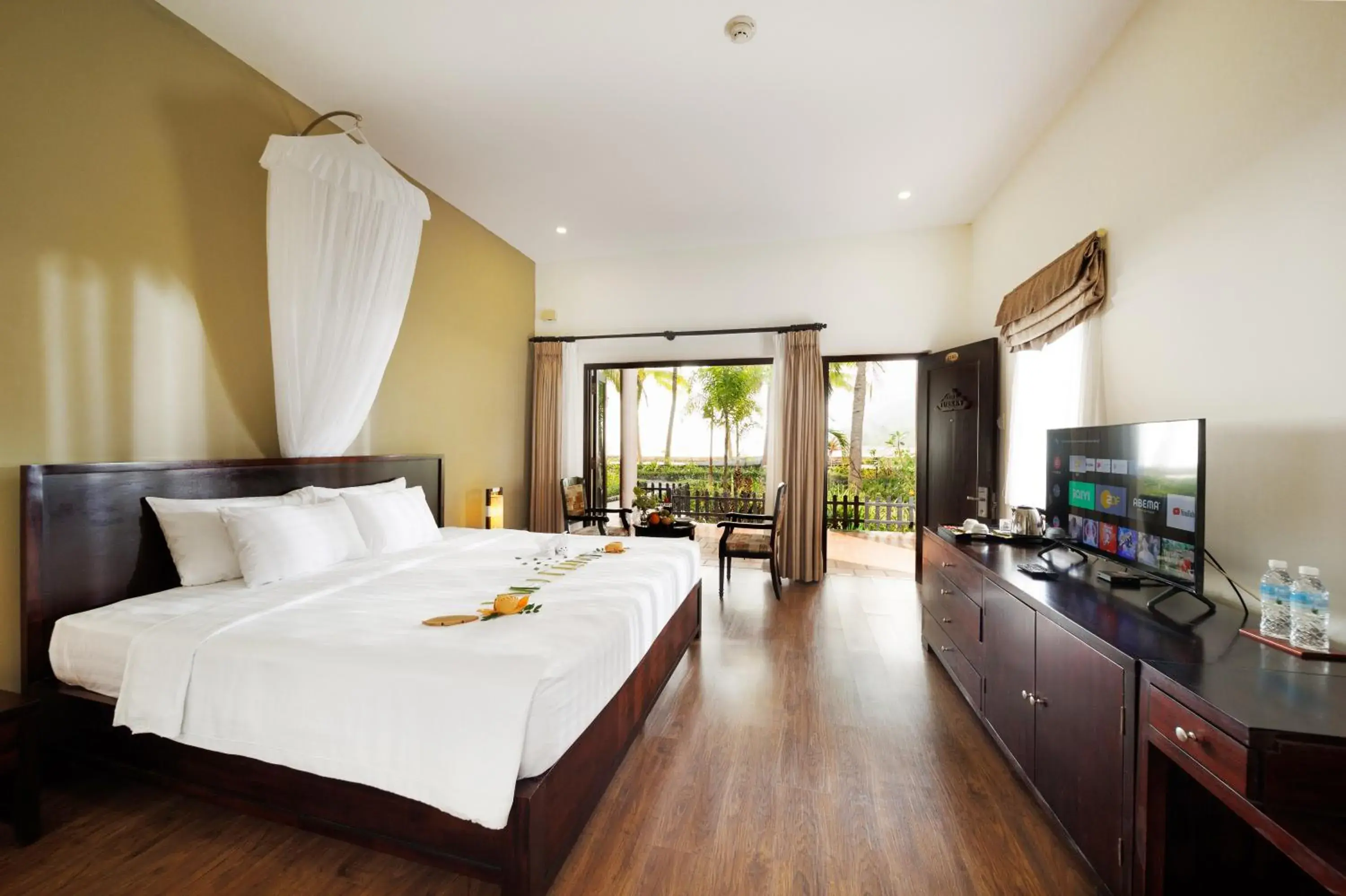 View (from property/room), Bed in Diamond Bay Resort & Spa View (from property/room), Bed in Diamond Bay Resort & Spa