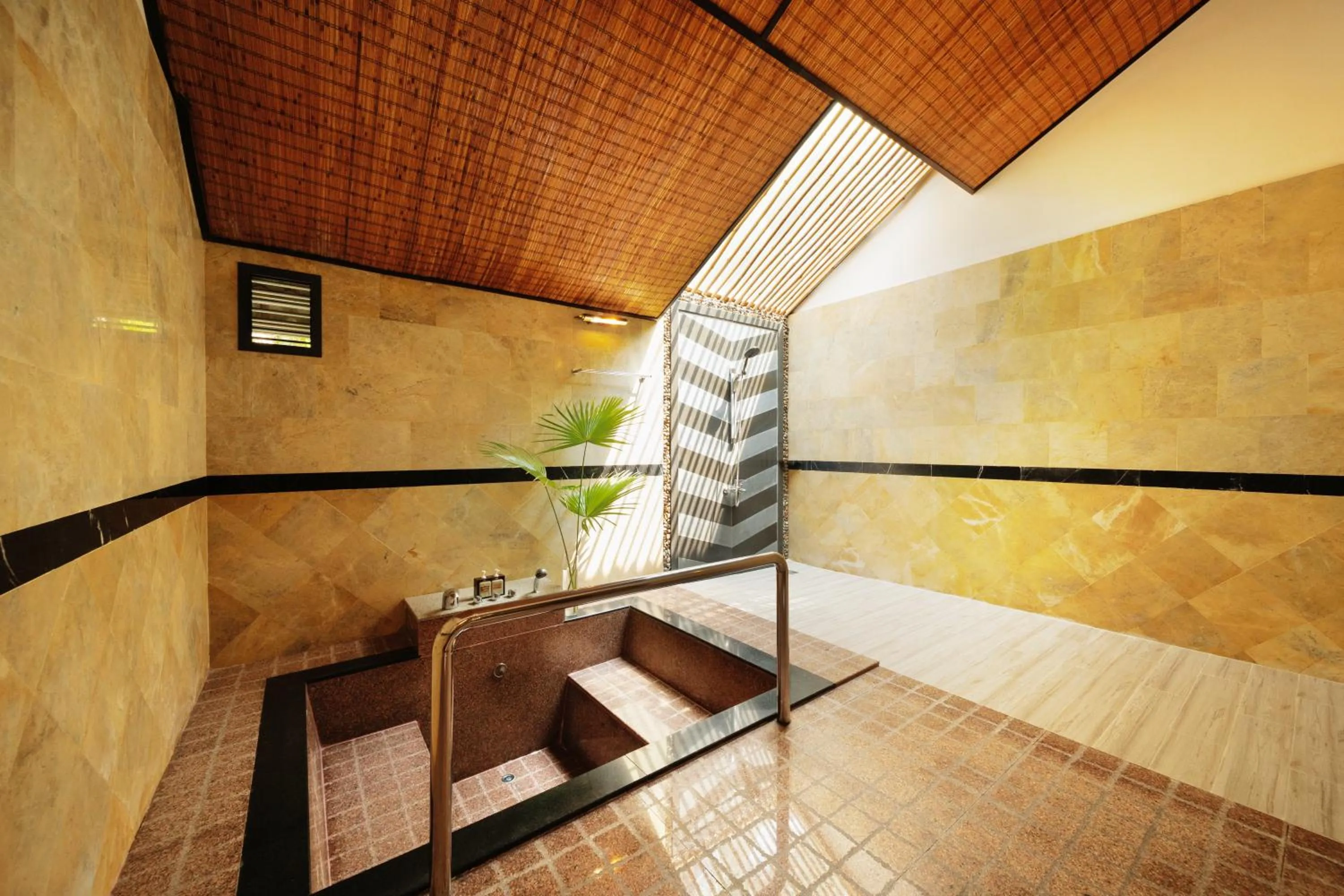 Bathroom in Diamond Bay Resort & Spa