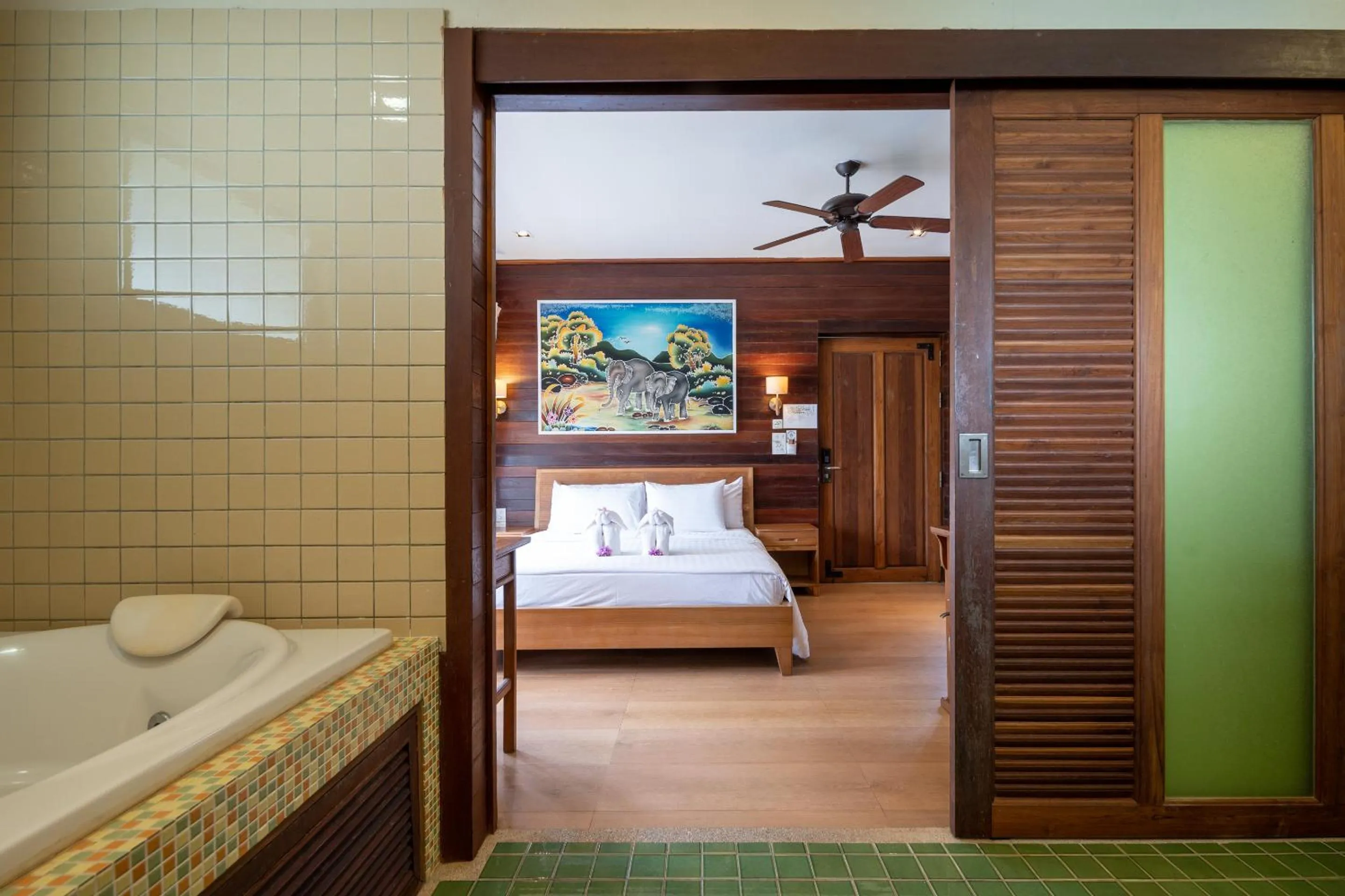 Bathroom, Bed in GajaPuri Resort Koh Chang