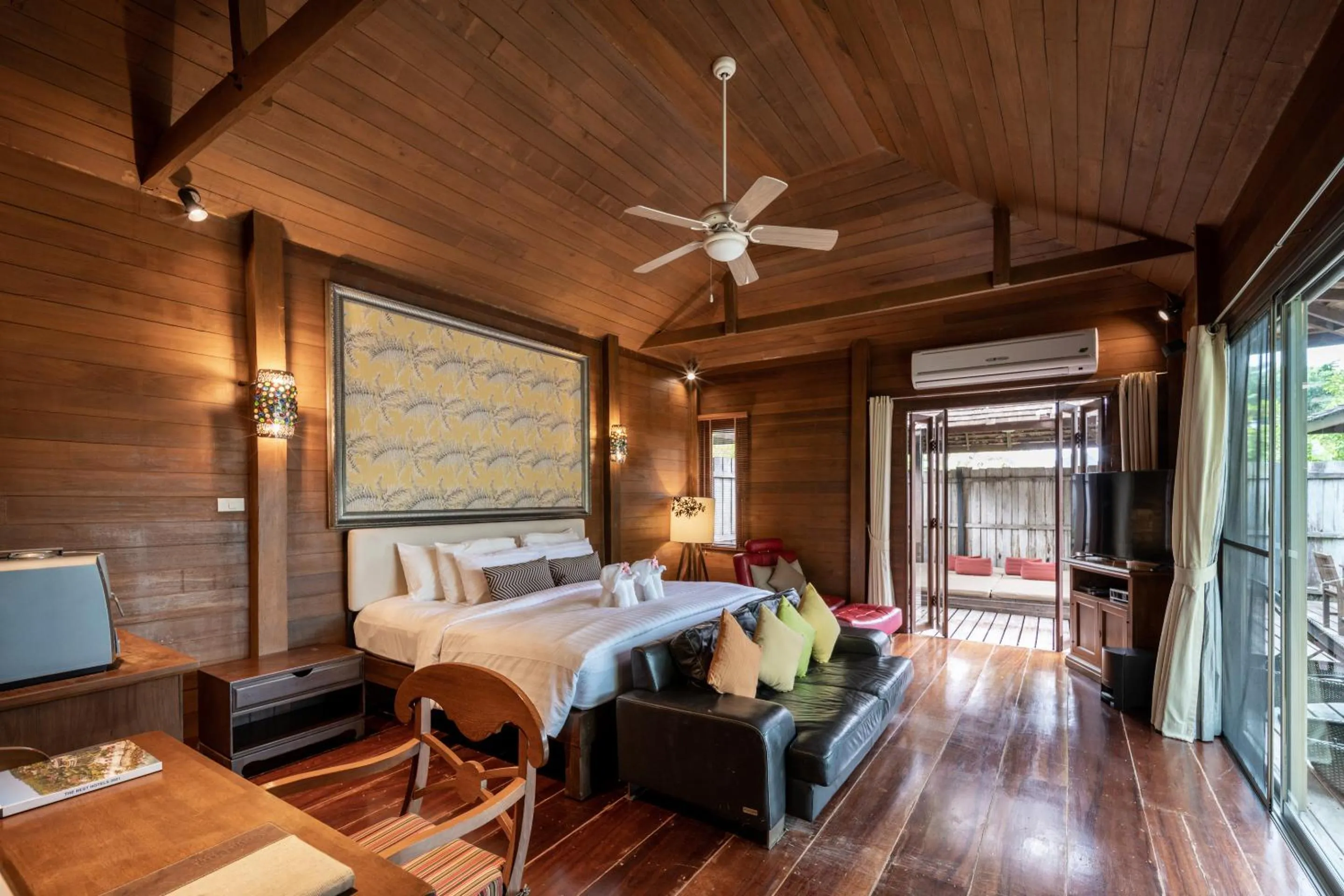 Bed in GajaPuri Resort Koh Chang