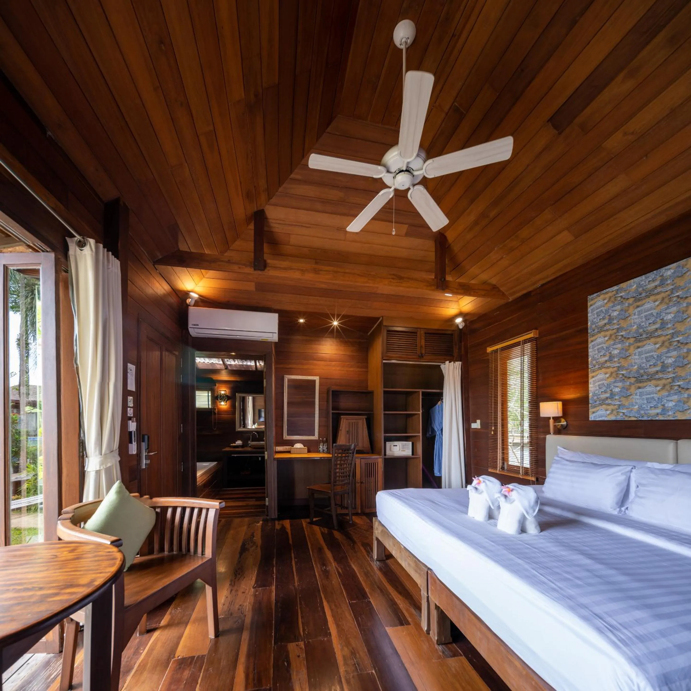 Photo of the whole room, Bed in GajaPuri Resort Koh Chang