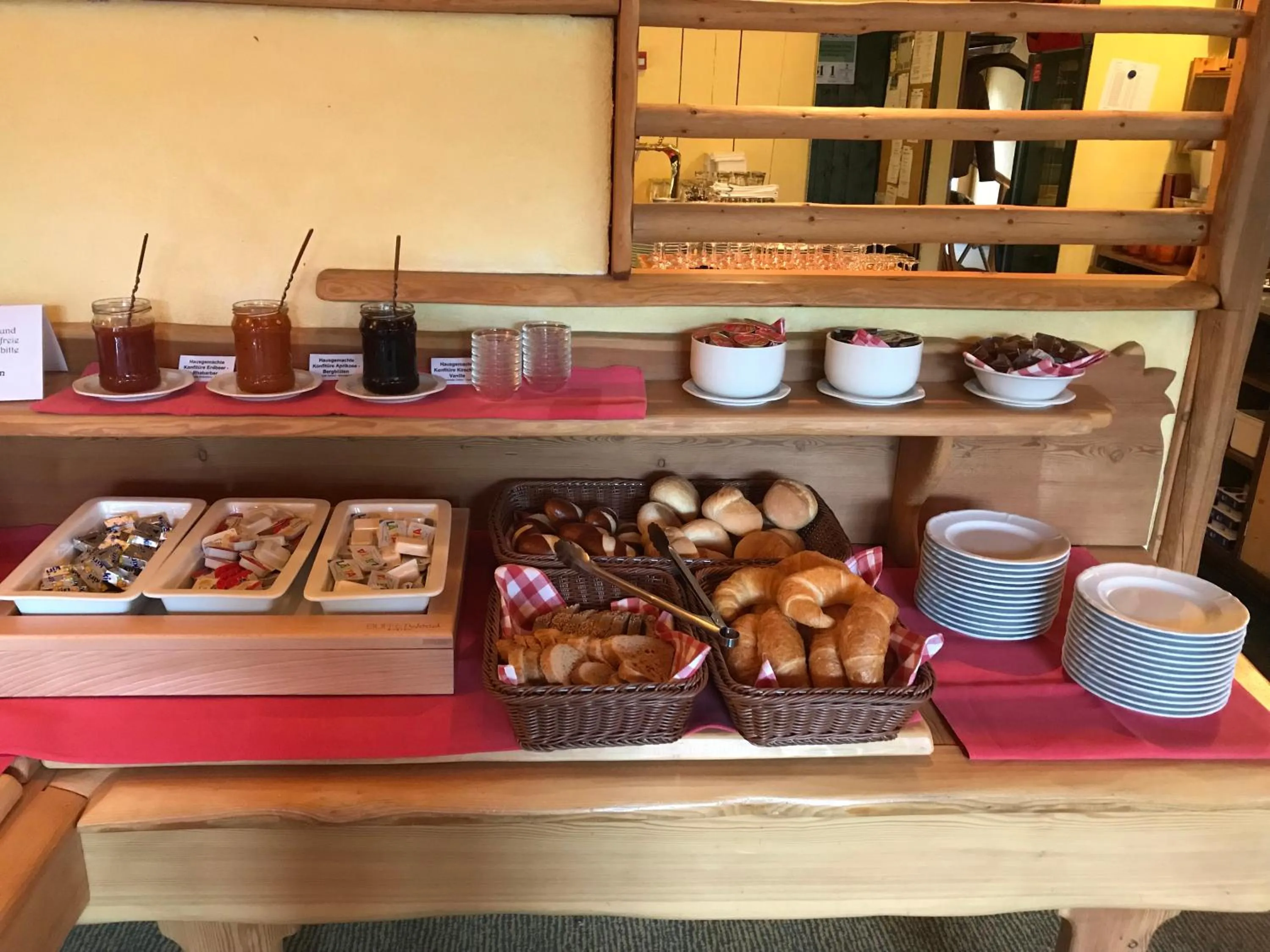 Buffet breakfast in DANILO Savognin