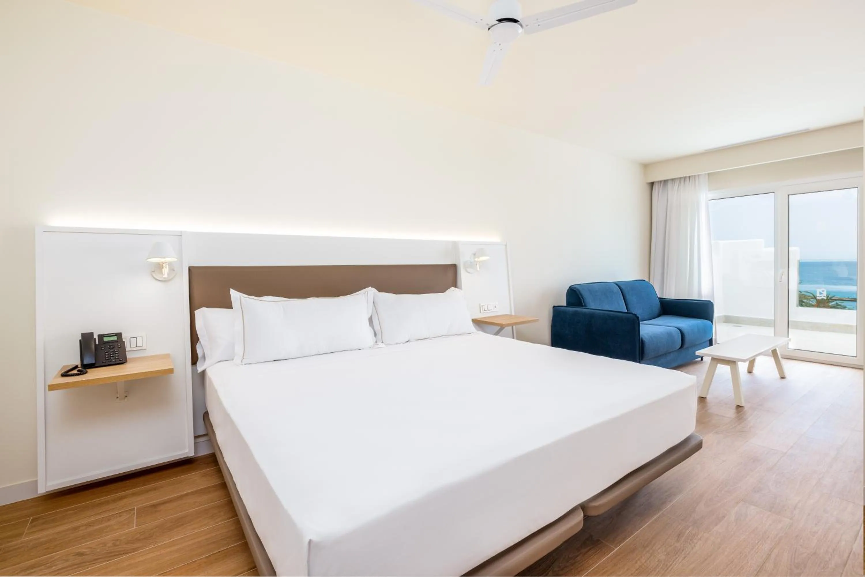 Coffee/tea facilities, Bed in Mojacar Playa Aquapark Hotel