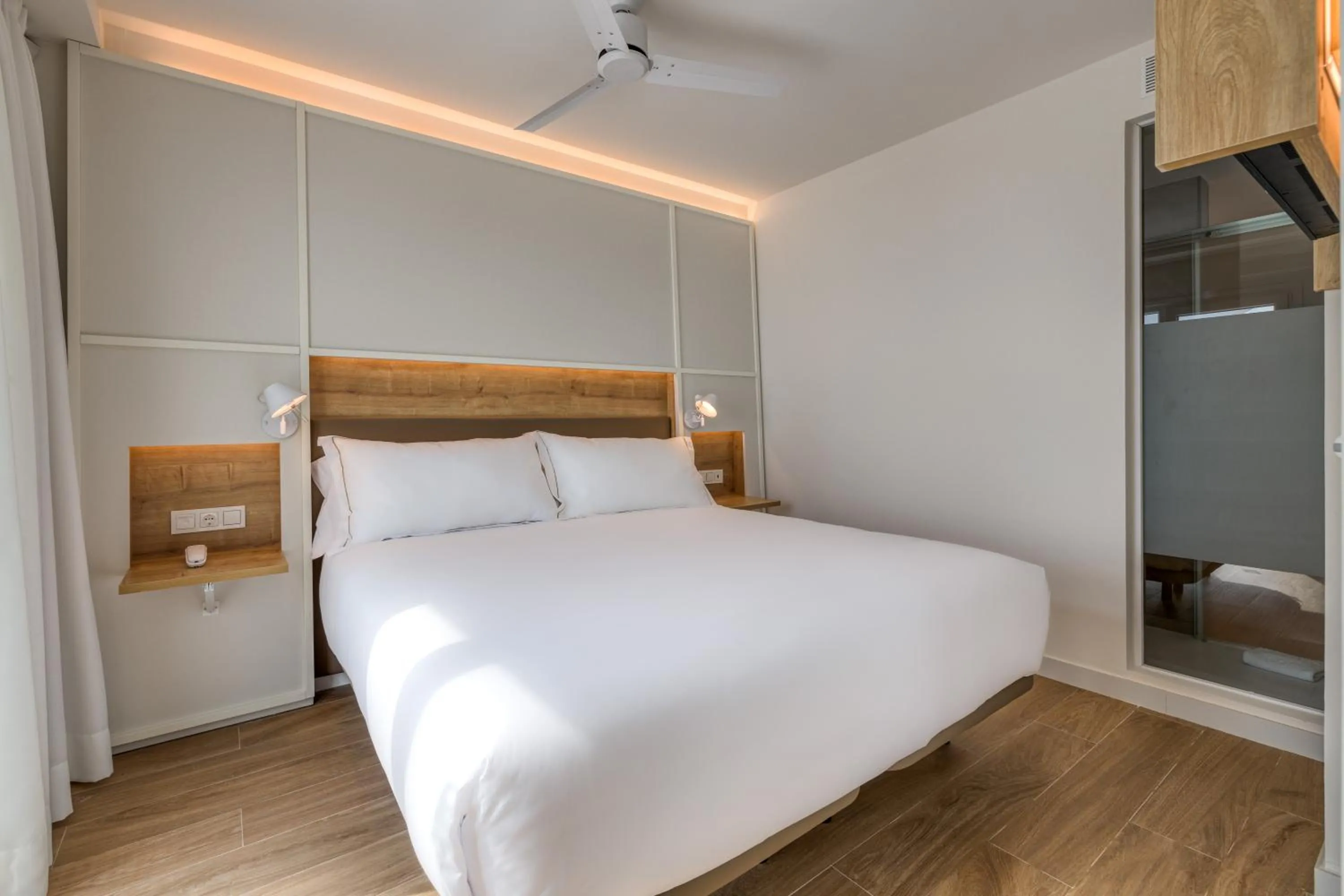 Pool view, Bed in Mojacar Playa Aquapark Hotel