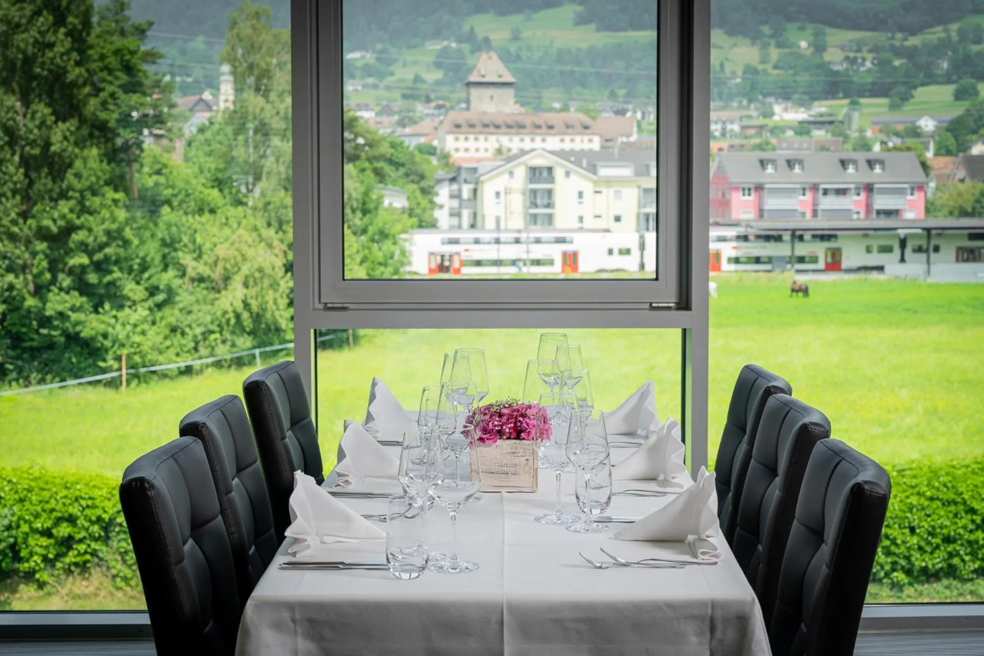 Restaurant/places to eat in Swiss Heidi Hotel