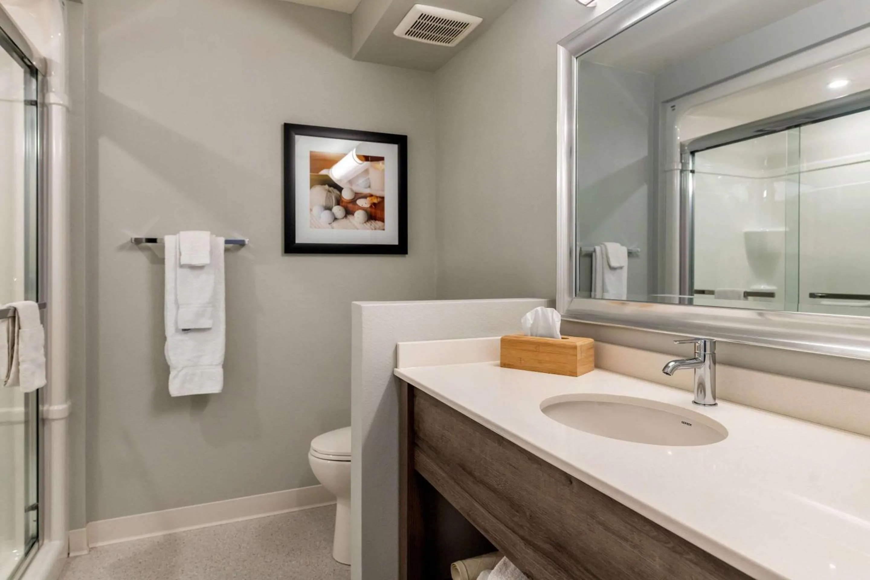 Bedroom in Quality Inn & Suites Amsterdam