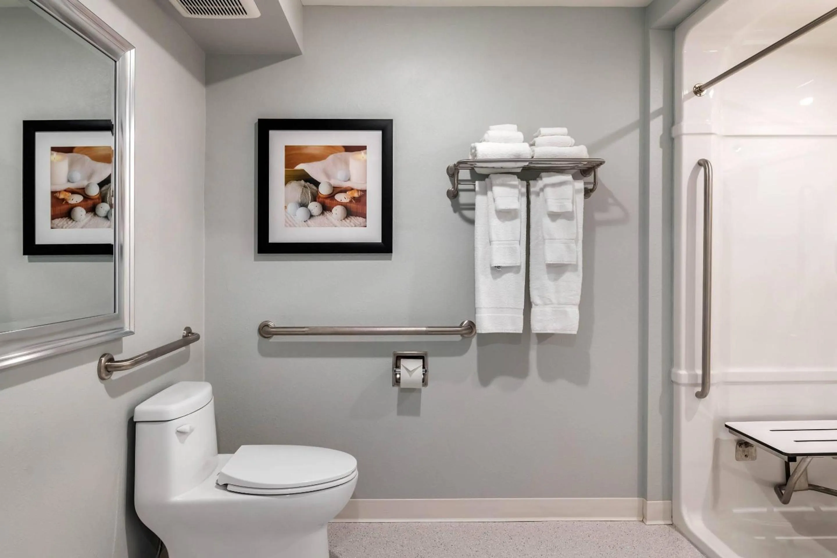 Bedroom in Quality Inn & Suites Amsterdam